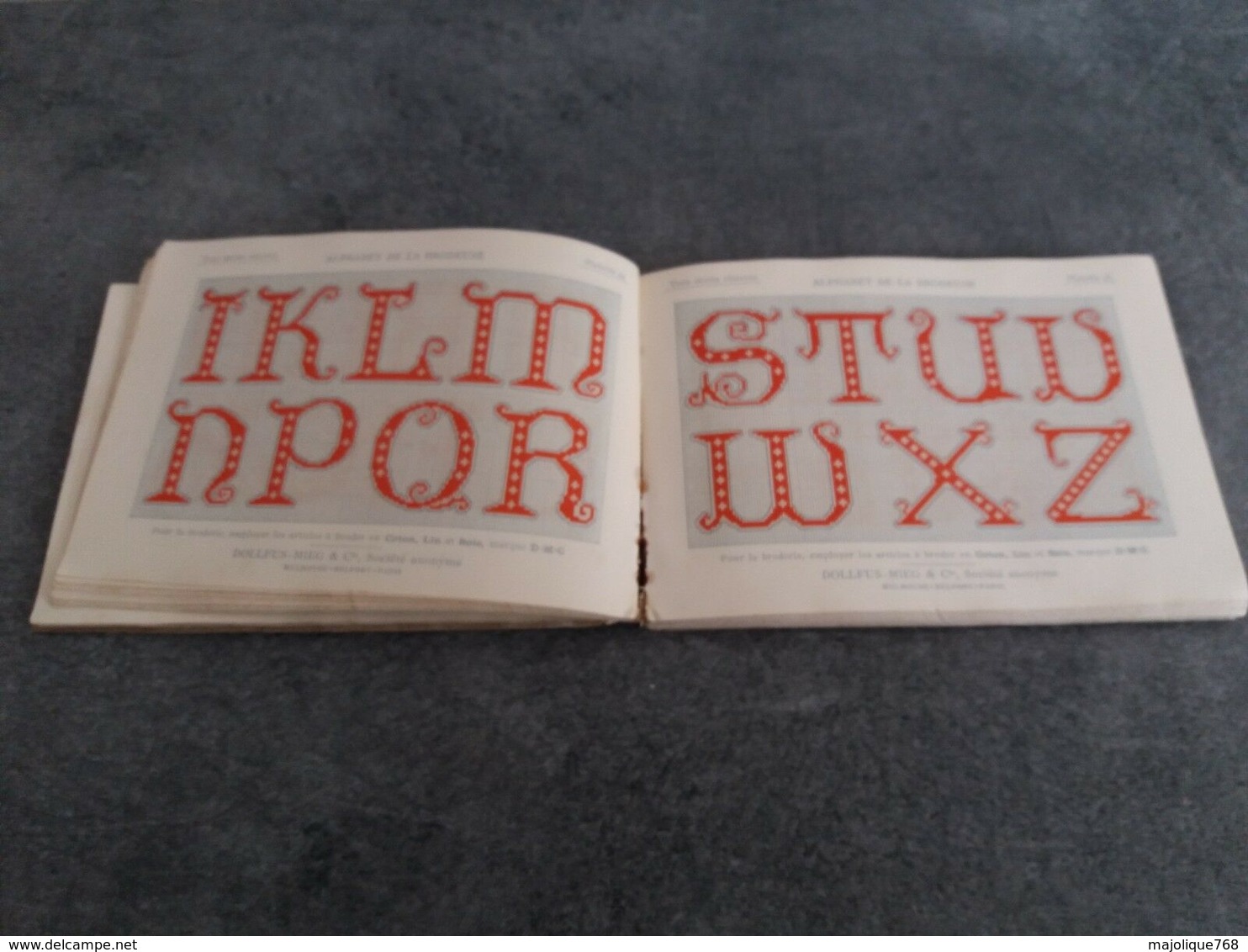 ancien petit livre l'Alphabet de la brodeuse - éditions TH. de Dillmont -