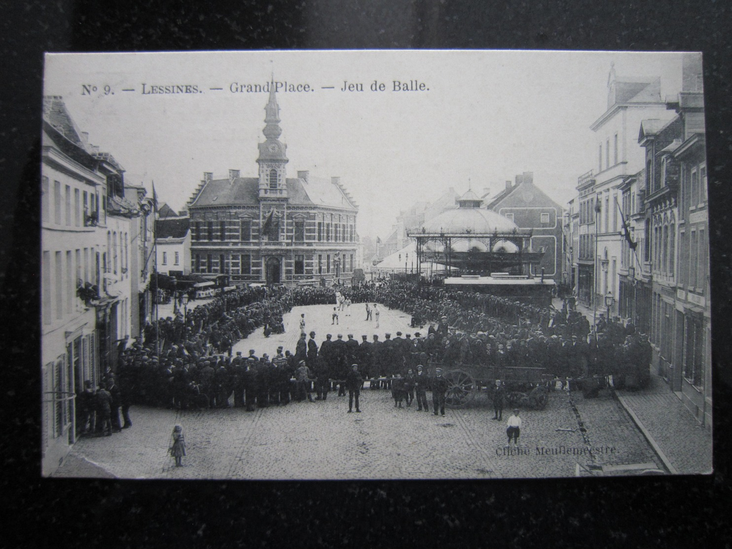 LESSINES    Jeu De Balle  -  Grand Place - Lessines