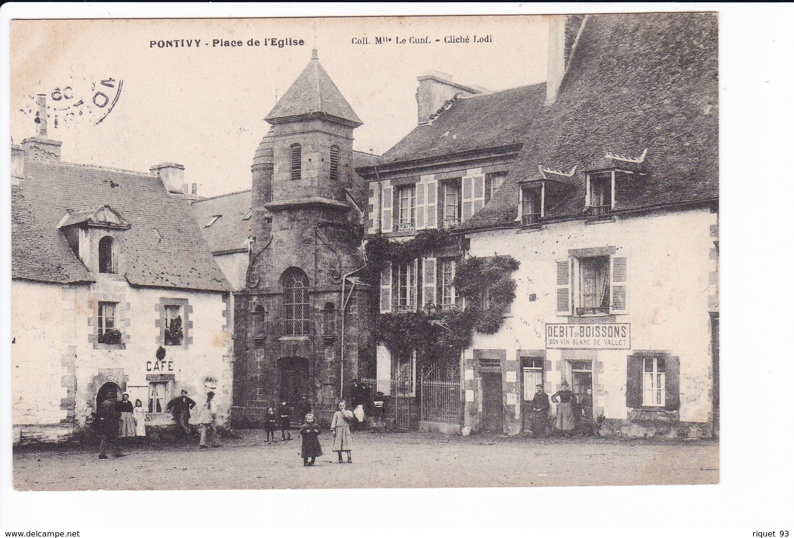 PONTIVY - Place De L'Eglise - Pontivy