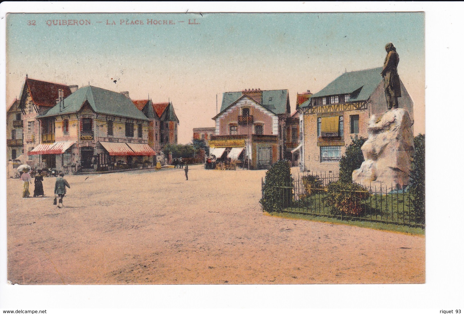 32 - QUIBERON - La Place HOCHE - LL - Quiberon