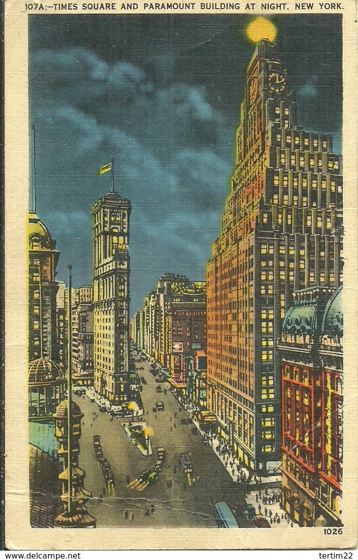 (NEW YORK )( ETATS UNIS ) TIME SQUARE AND PARAMOUNT BUILDING AT NIGHT - Plaatsen & Squares