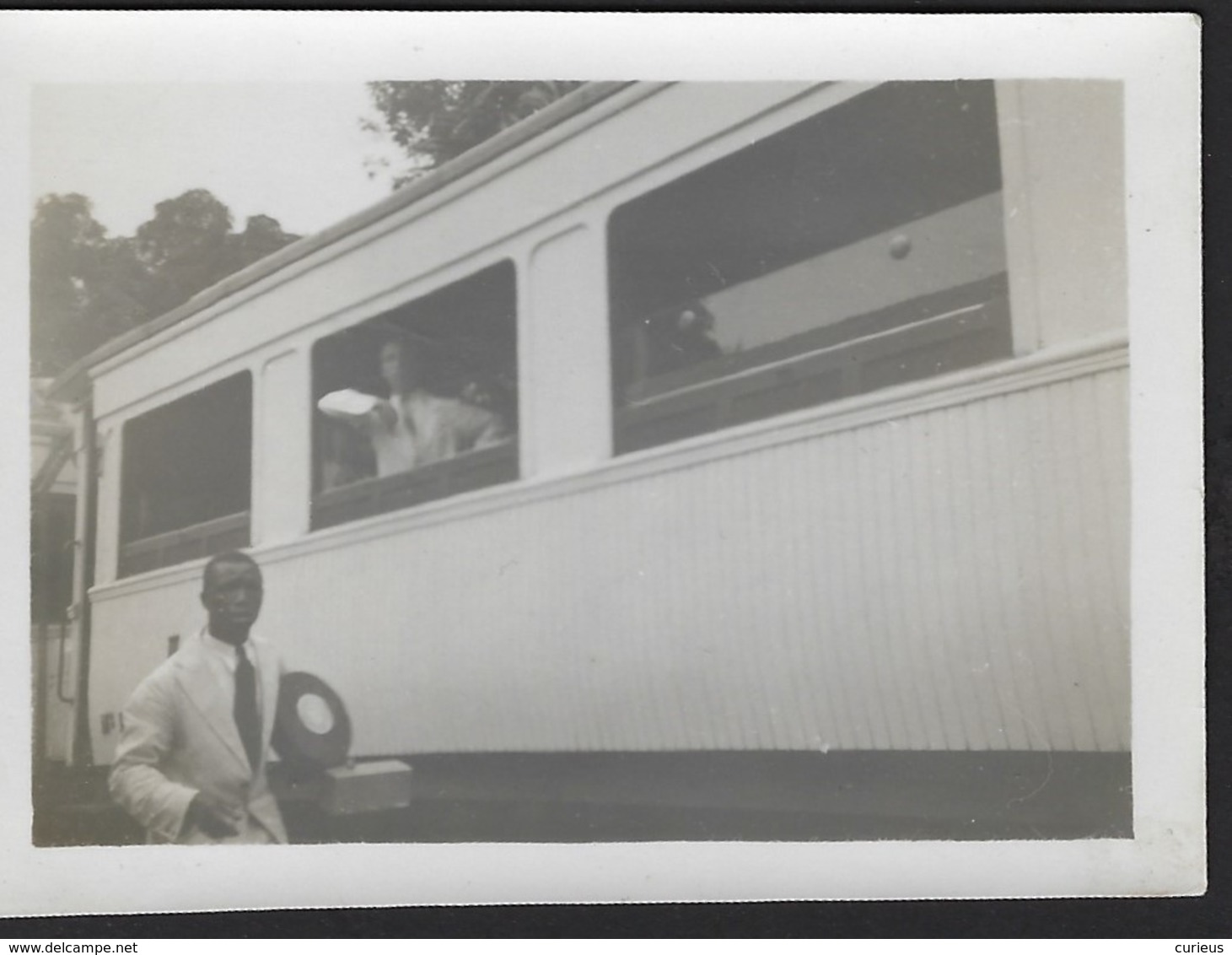 SNAPSHOT * TREINWAGON * WAGON TRAIN * DEPART TRAIN PULLMAN POUR MATADI * CONGO * CONGO BELGE * 1934 * 9 X 6.5 CM - Treinen