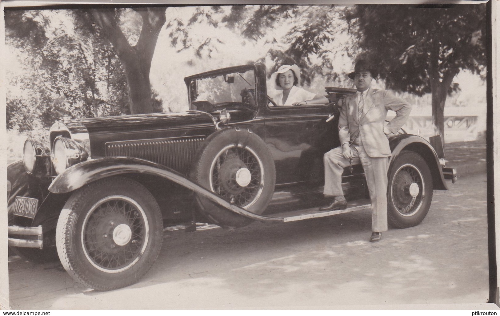 Belle Voiture Et Belle Madame !! - Automobiles