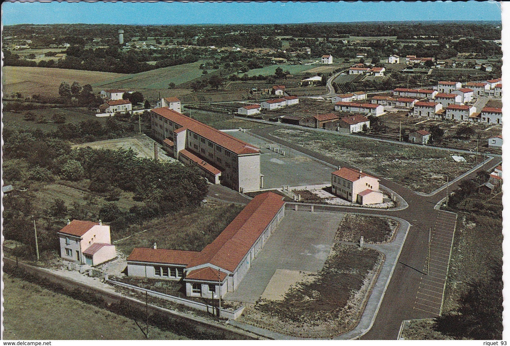 TONNAY-CHARENTE - Le Groupe Scolaire - Andere & Zonder Classificatie