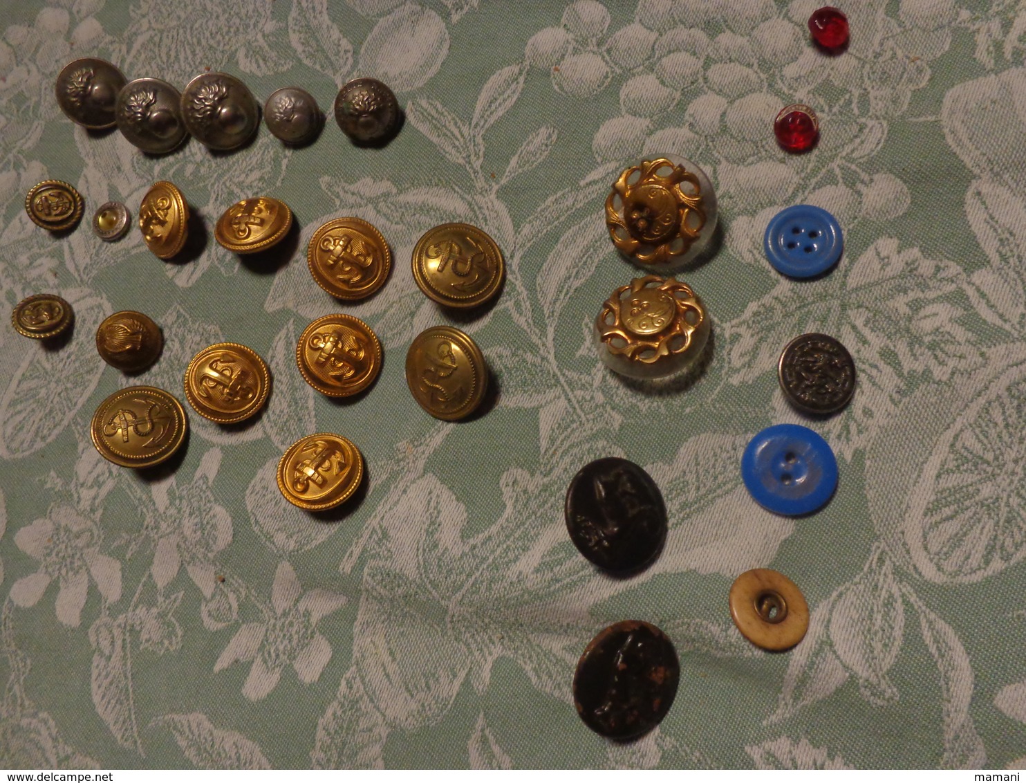 Lot De Boutons Militaire -venerie- Etc... - Buttons