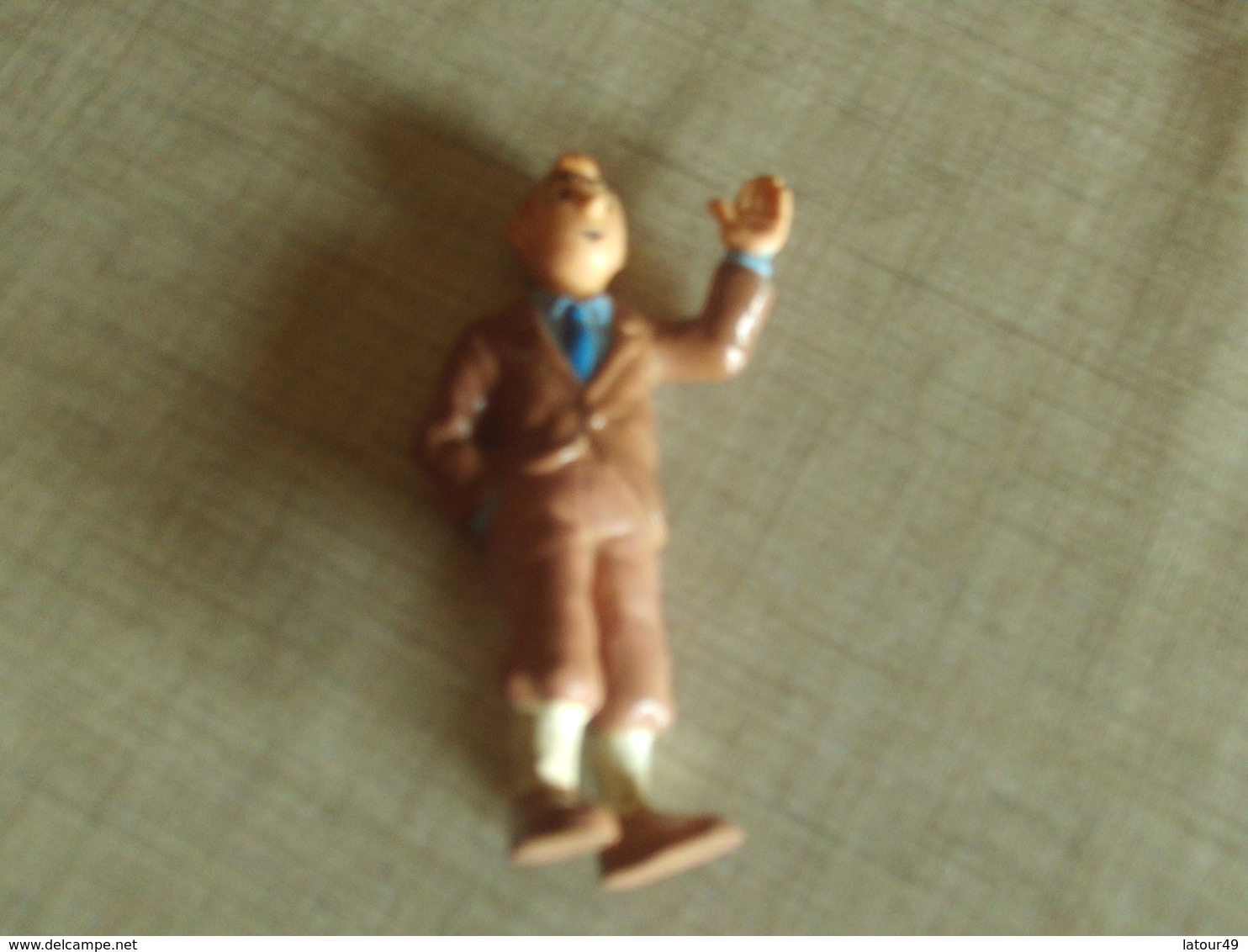 FIGURINE TINTIN  8 CM HERGE  BULLY - Tintin