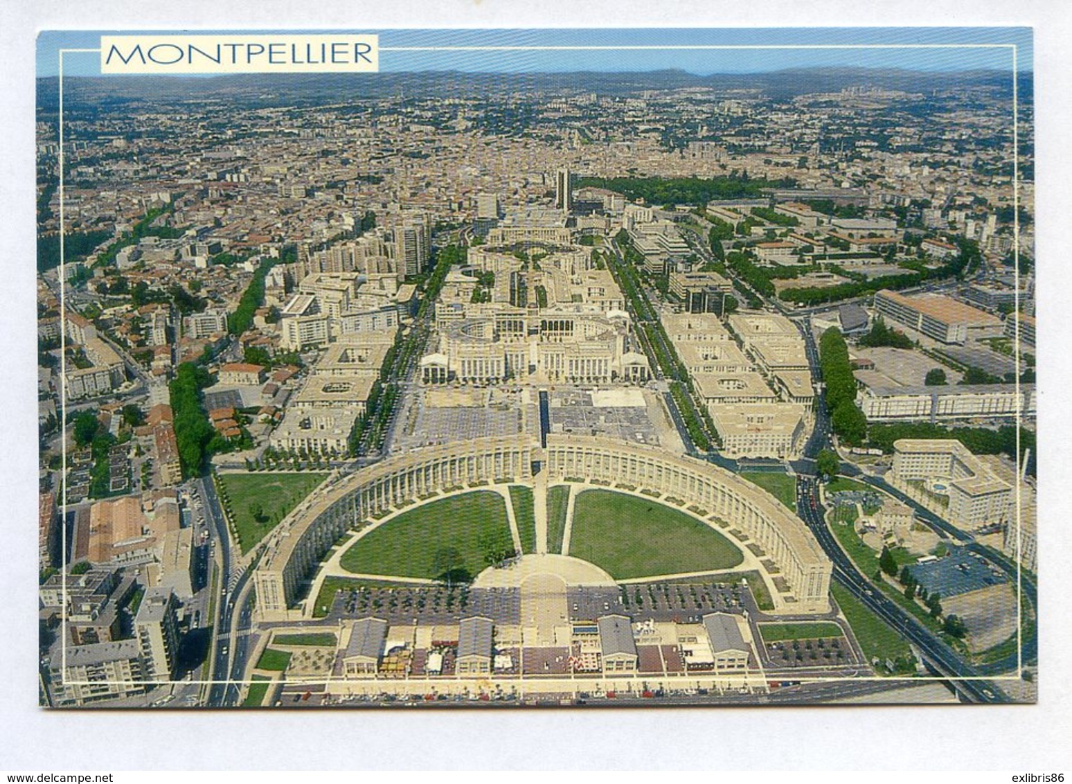 CP 34 MONTPELLIER VUE AERIENNE Au Premier Plan Antigone ... REF 090519 - Autres & Non Classés