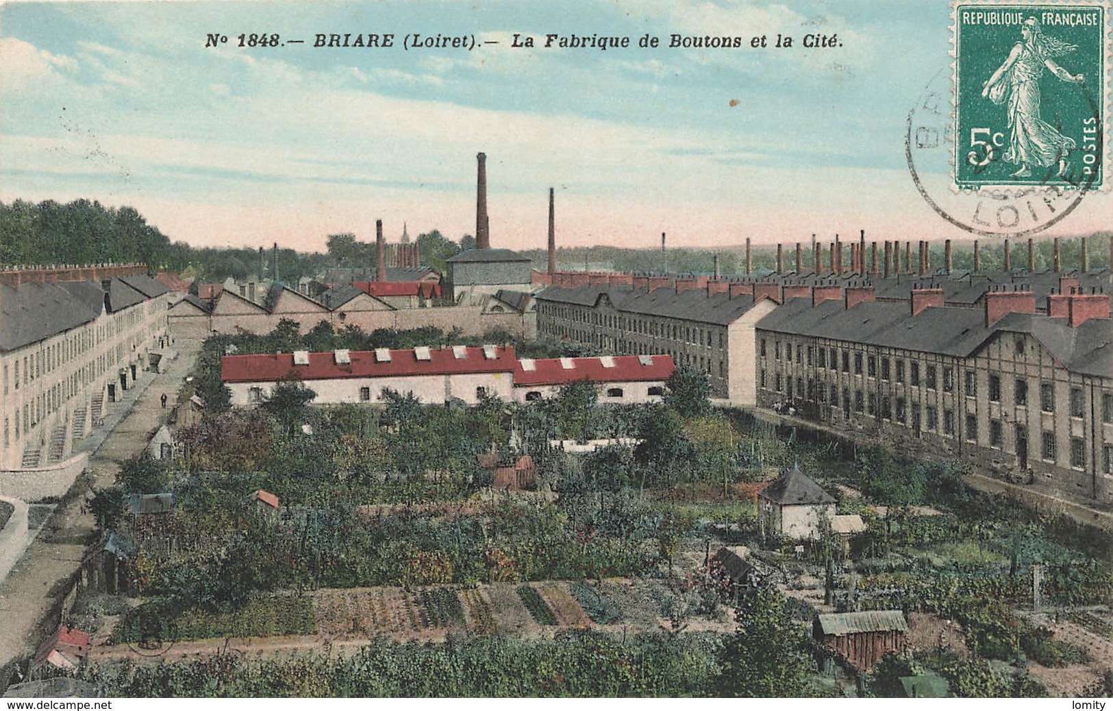 45 Briare La Fabrique De Boutons Usine Bouton Et La Cité - Briare