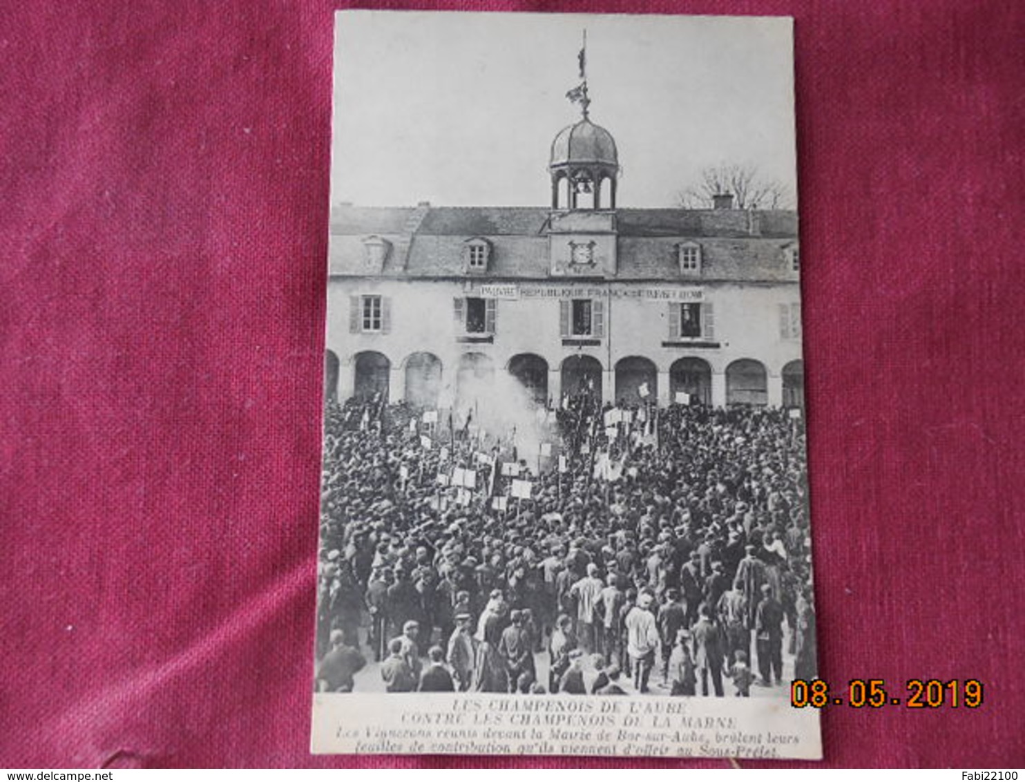 CPA - Les Champenois De L'Aube Contre Les Champenois De La Marne - Les Vignerons Brûlent Leurs Feuilles De Contribution - Bar-sur-Aube