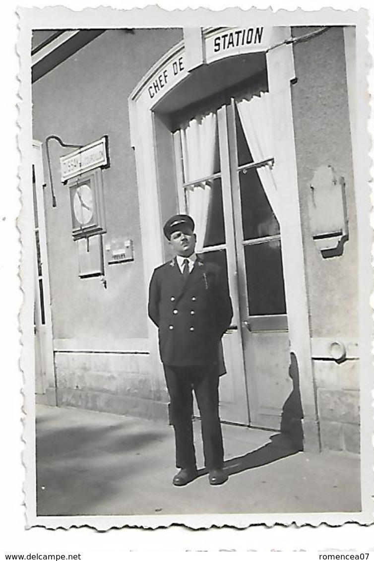 DISSAY-sous-COURCILLON (Sarthe) - Lot De 6 Photographies De La GARE Et  Du CHEF De GARE - Vers 1950 - Chemin De Fer RARE - Lieux