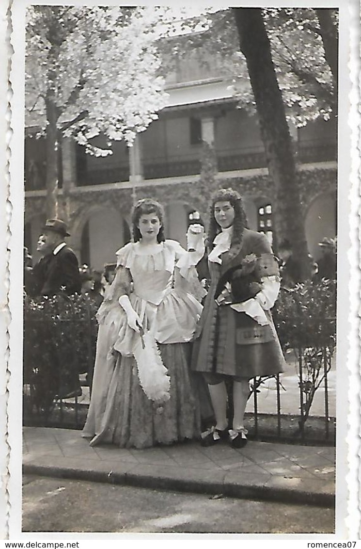 PARIS (16e) - Lot De 6 Photographies Du CINQUANTENAIRE Du LYCEE MOLIERE En Mai 1939 - Costumes Louis XIV - RARETE ! - Lieux