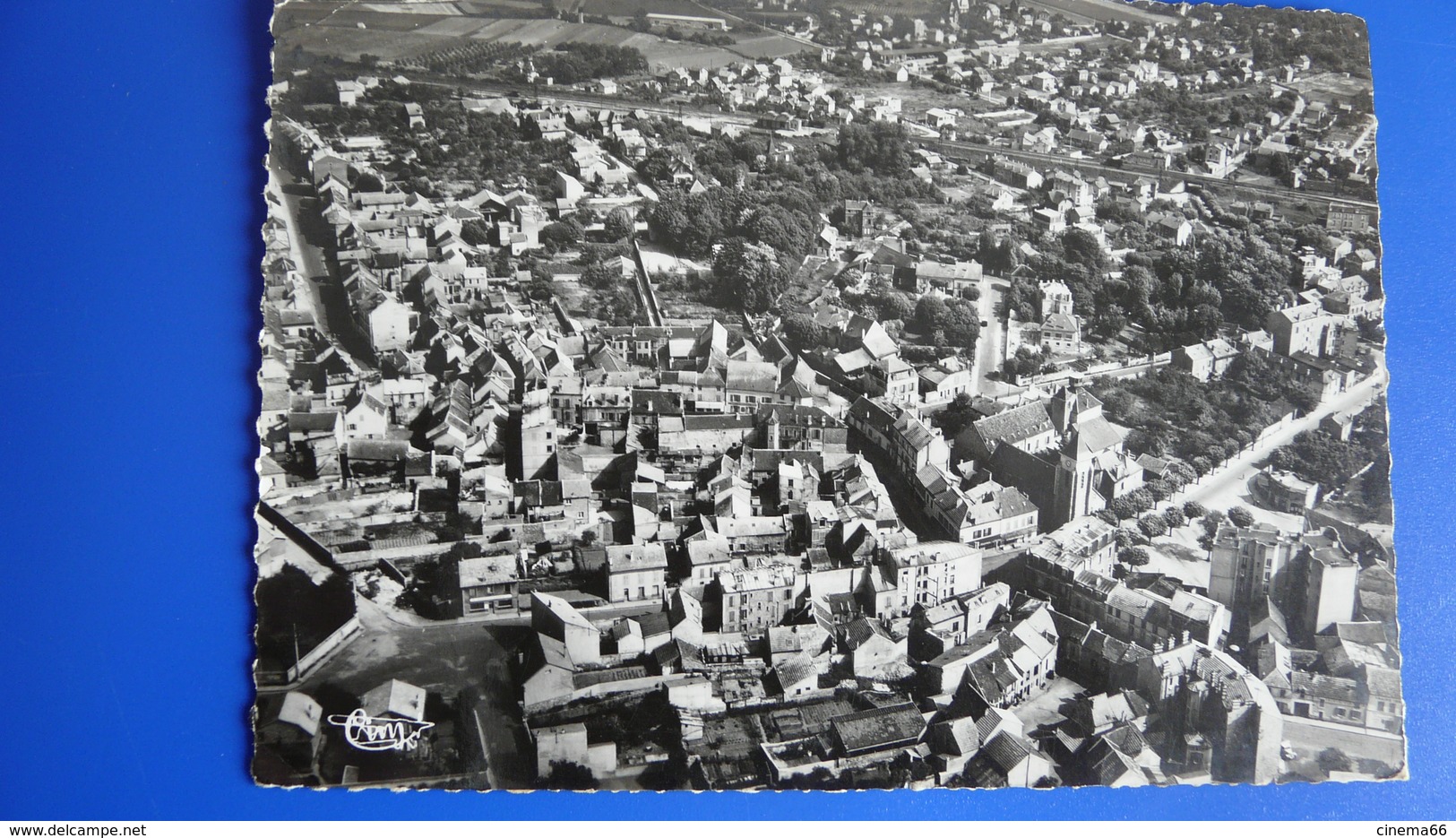 VILLIERS SUR MARNE (S. Et O.) 144-58 A - Vue Aérienne - L'Eglise Et La Rue Général De Gaulle - Villiers Sur Marne