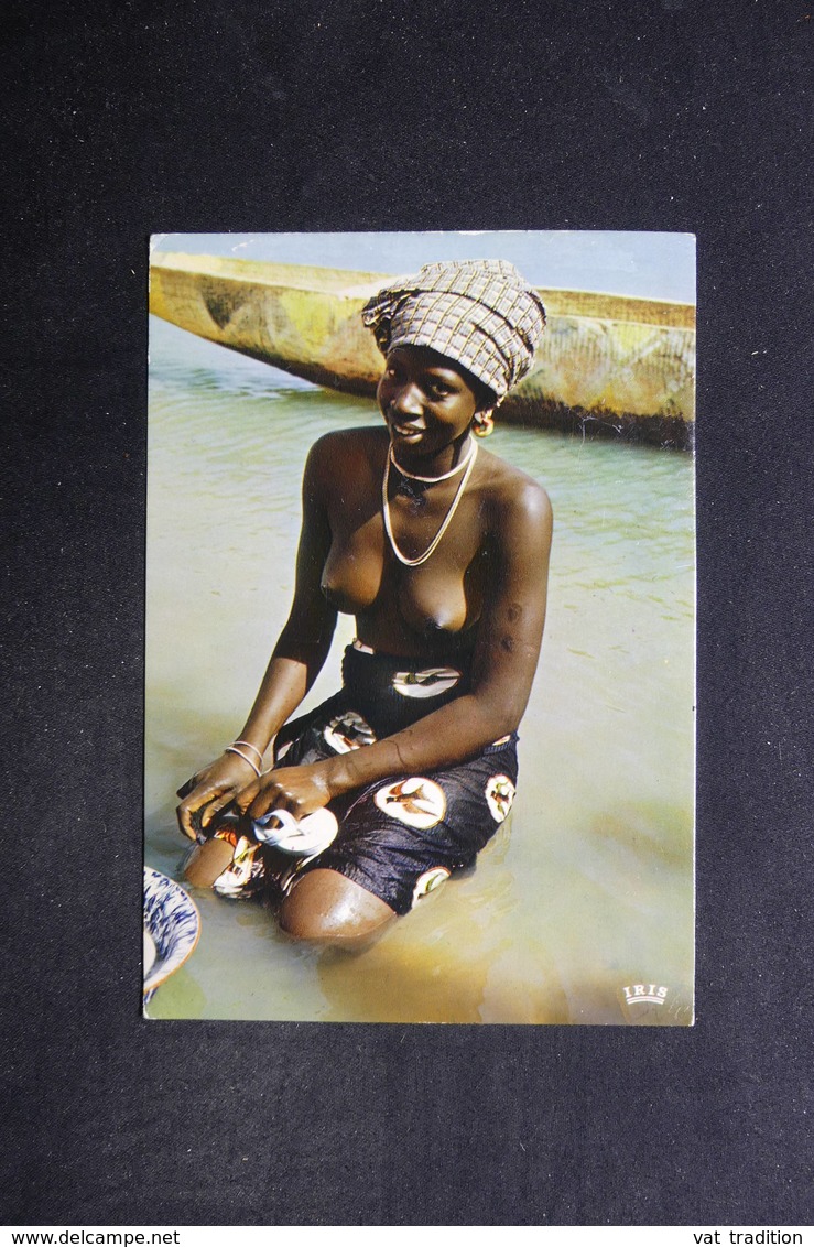 AFRIQUE - Carte Postale D'un Femme Dans La Rivière - L 29133 - Non Classés