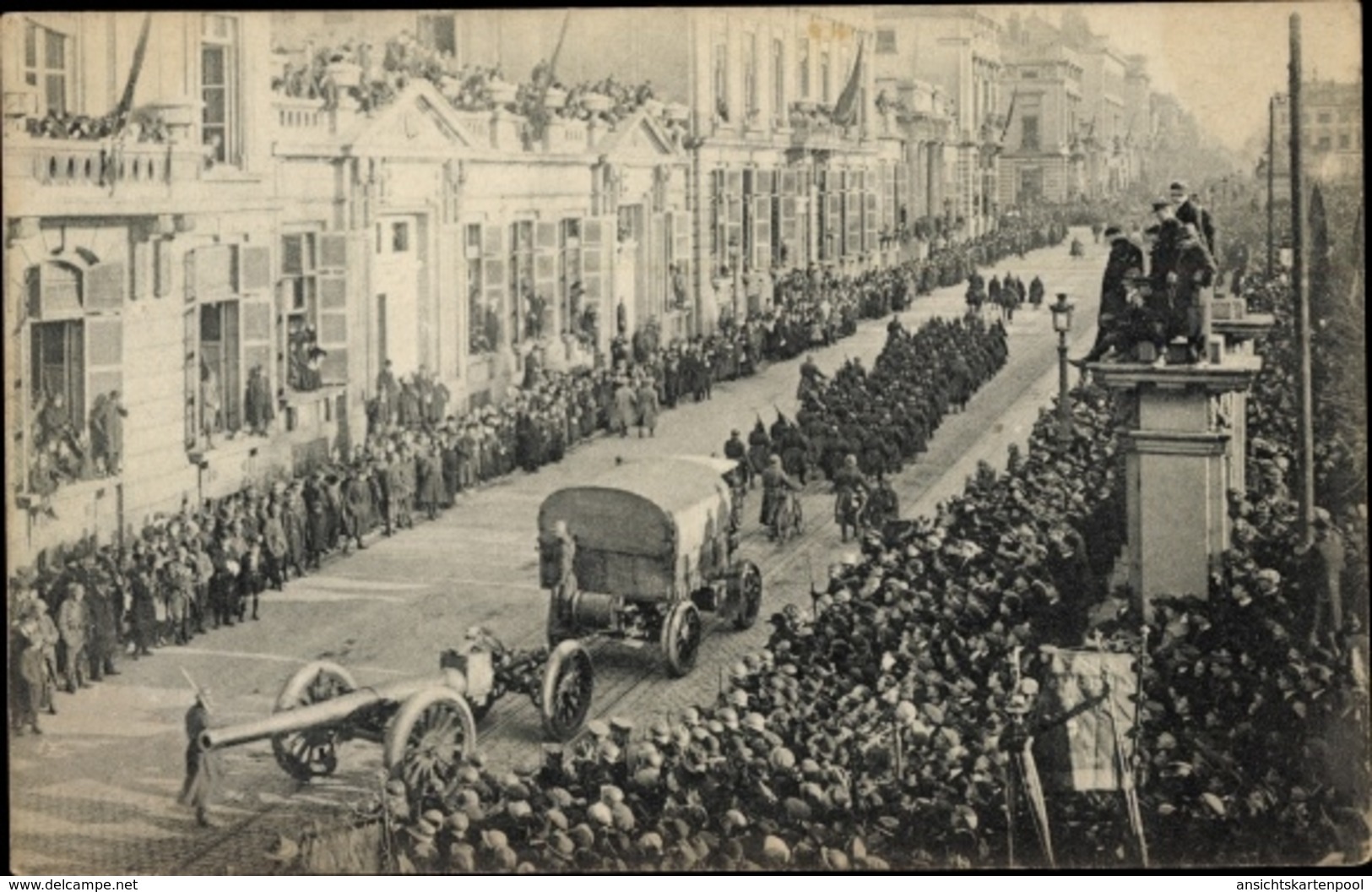 Cp Bruxelles Brüssel, Entrée Du Roi Et Des Troupes Alliées 1918, Grosse Artillerie Belge - Brüssel (Stadt)