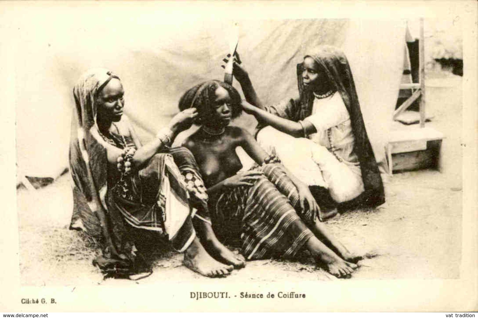 DJIBOUTI - Carte Postale - Séance De Coiffure - L 29234 - Djibouti