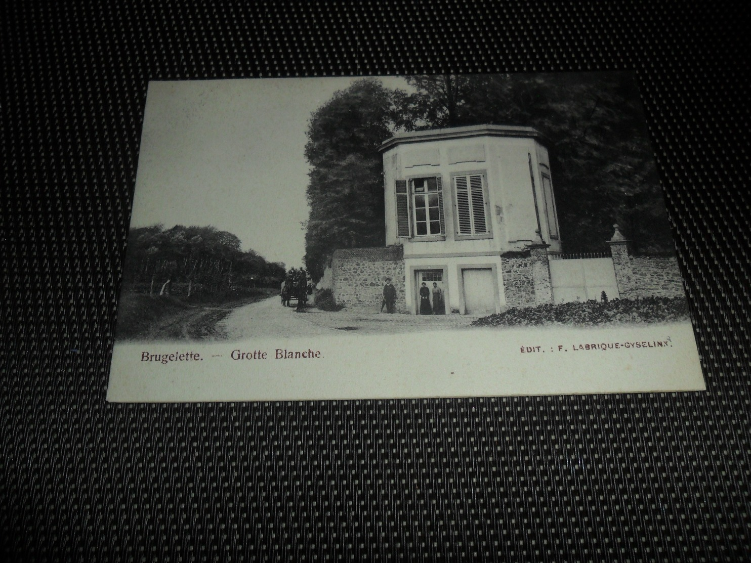 Beau lot de 20 cartes postales de Belgique   Mooi lot van 20 postkaarten van België - 20 scans