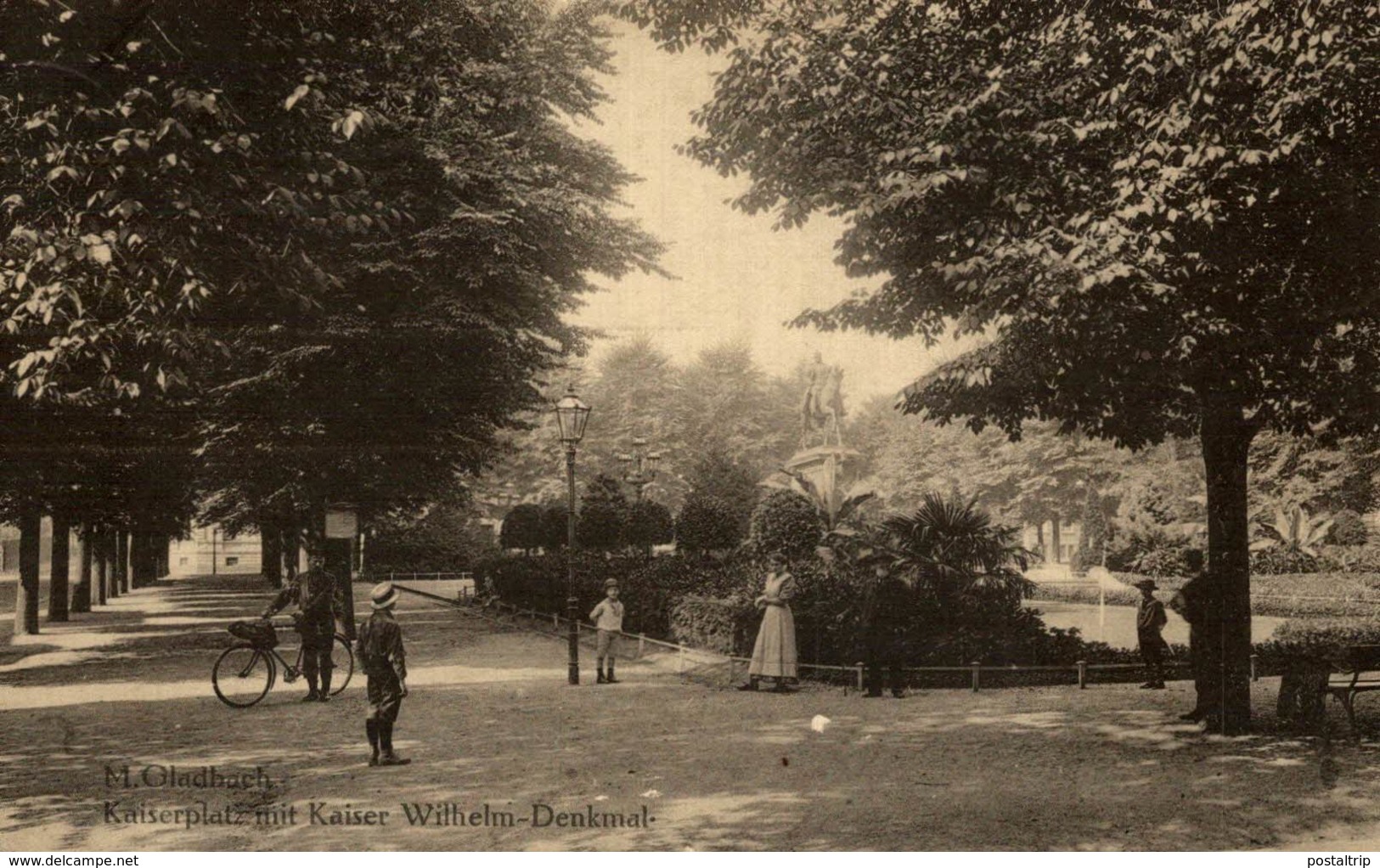 M, - Gladbach. - Kaiserplatz MIT KAISER WILHELM DENKMAL - Gladbeck