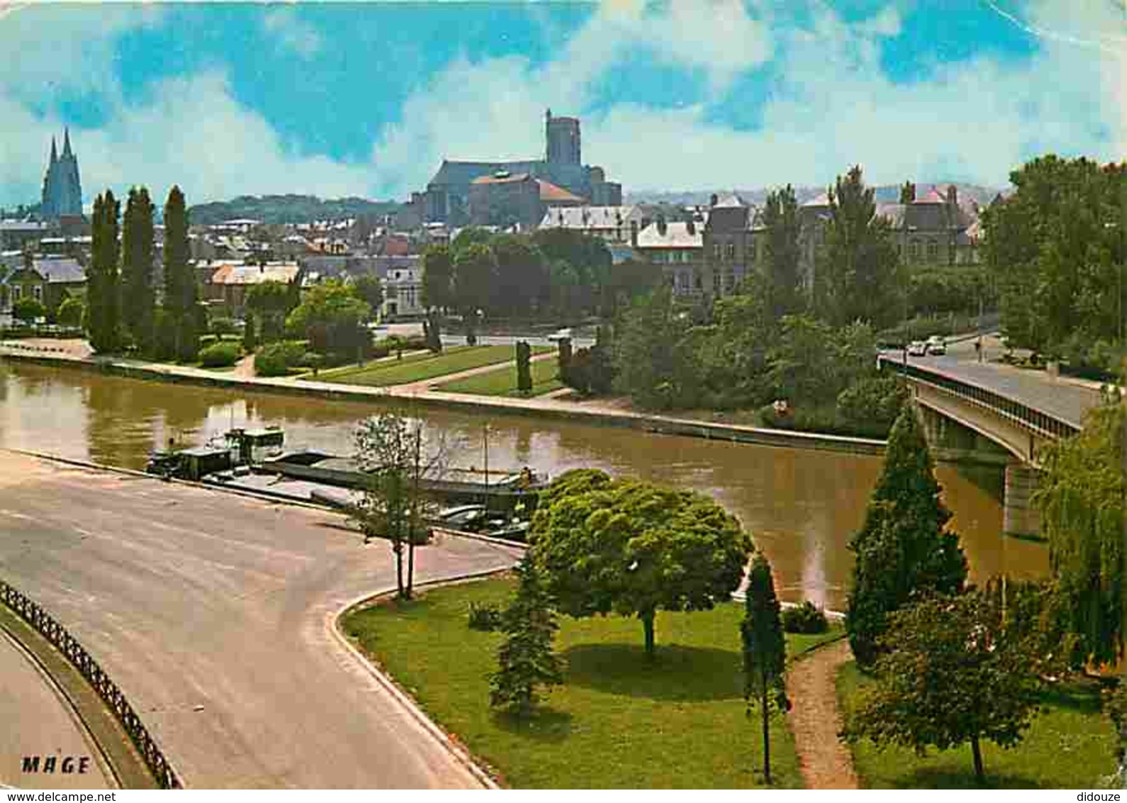 02 - Soissons - Panorama Sur L'Aisne - L'Abbaye Saint Jean Des Vignes - La Cathédrale - L'Hotel De Ville - Flamme Postal - Soissons