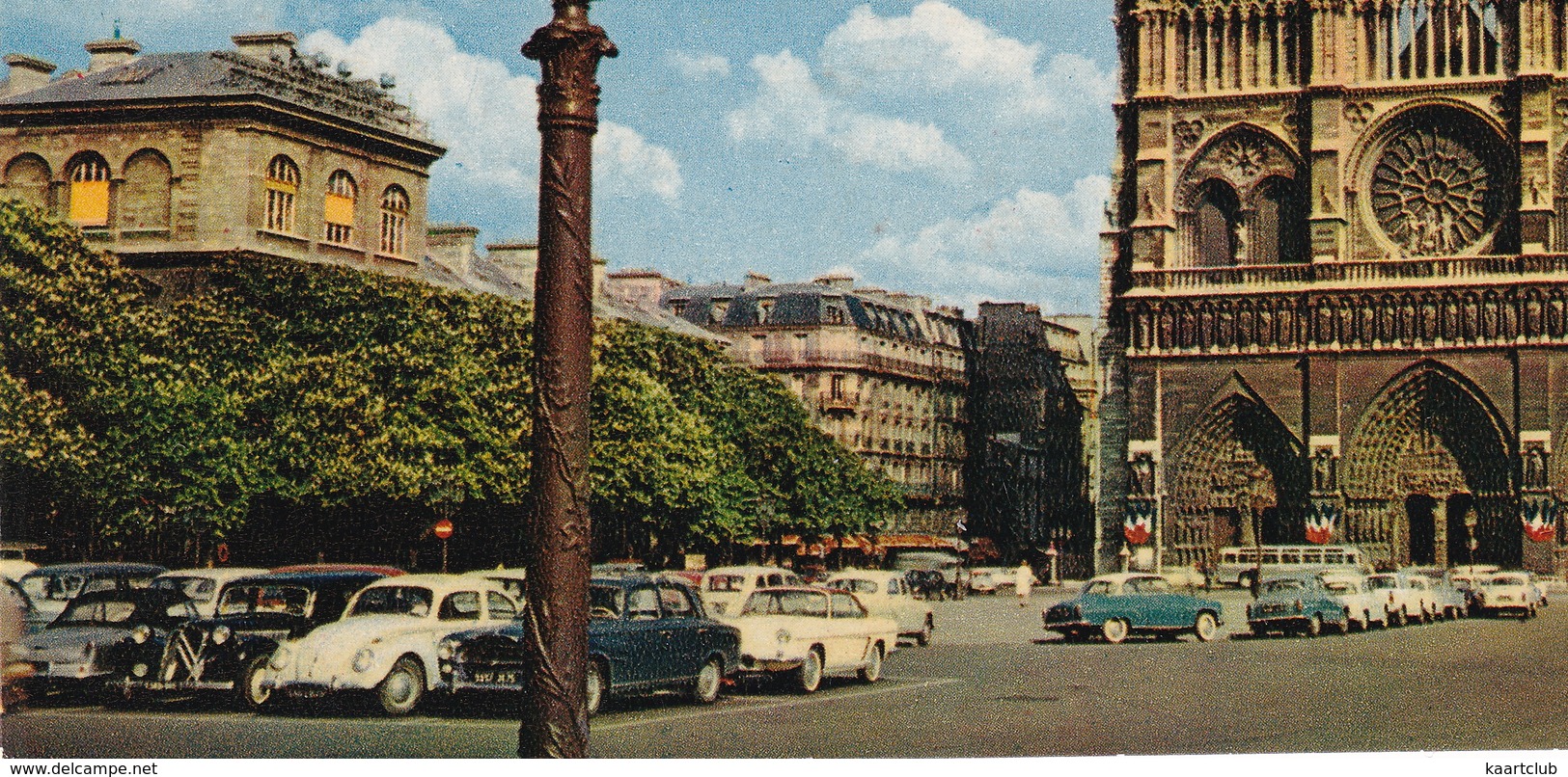 Paris: VW 1200 KÄFER/COX, CITROËN TRACTION AVANT, 2CV, RENAULT FLORIDE, SIMCA ARONDE - Notre-Dame, Parvis - Toerisme