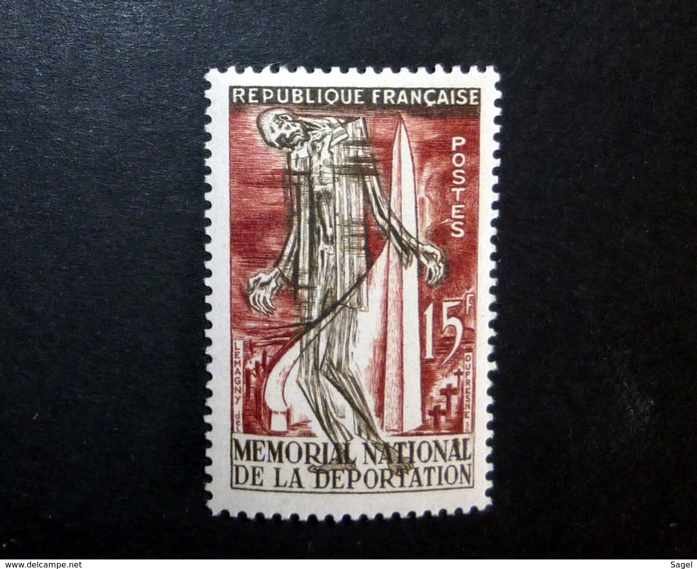 FRANCE 1956 N°1050 * (MÉMORIAL NATIONAL DE LA DÉPORTATION. 15F BRUN-CARMIN ET SÉPIA) - Ungebraucht