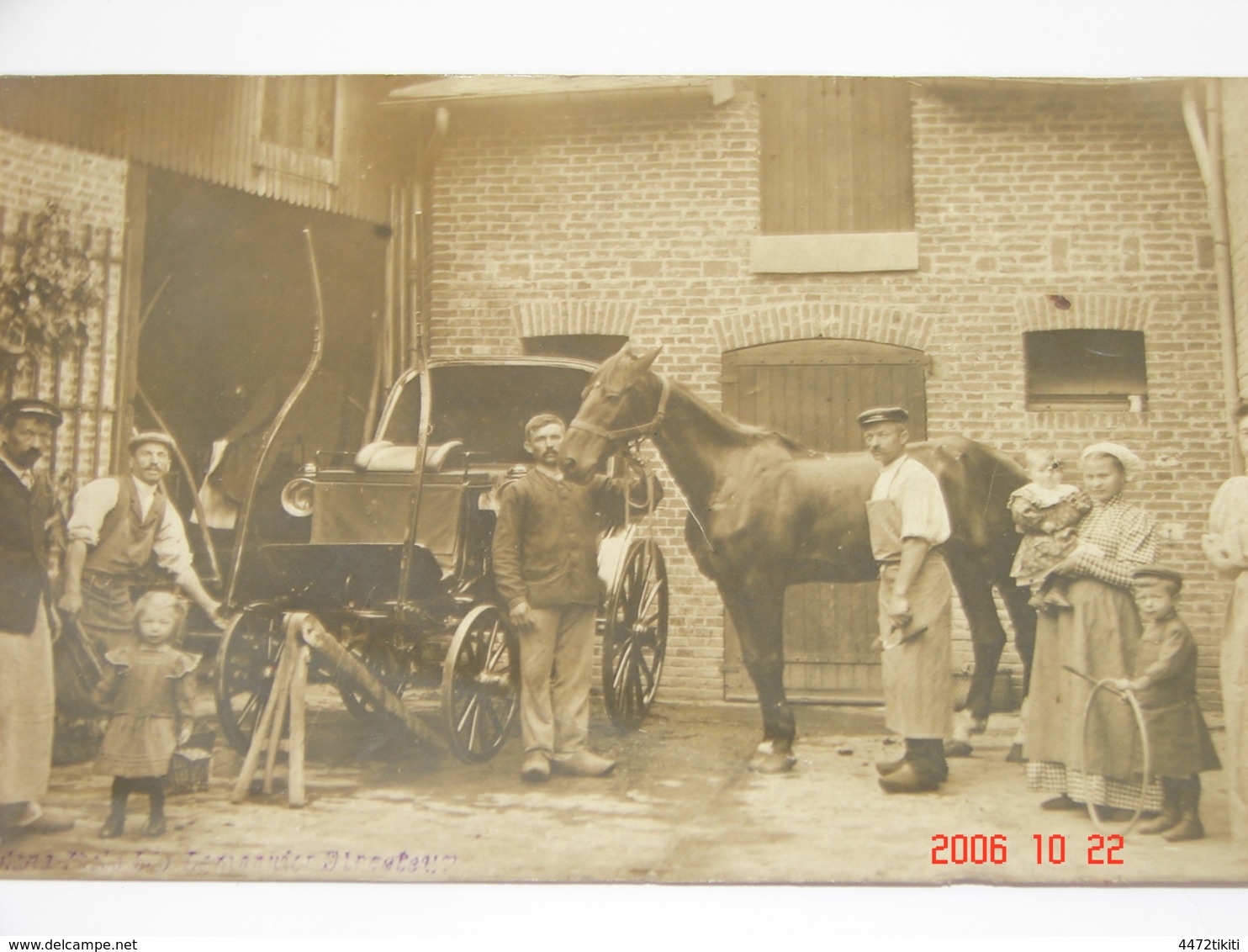 C.P.A.- Carte Photo.- Environs D'Alençon (61) - Cour De Ferme - Maréchal Ferrant & Charronnier - 1910 - SUP (BI 77) - Autres & Non Classés