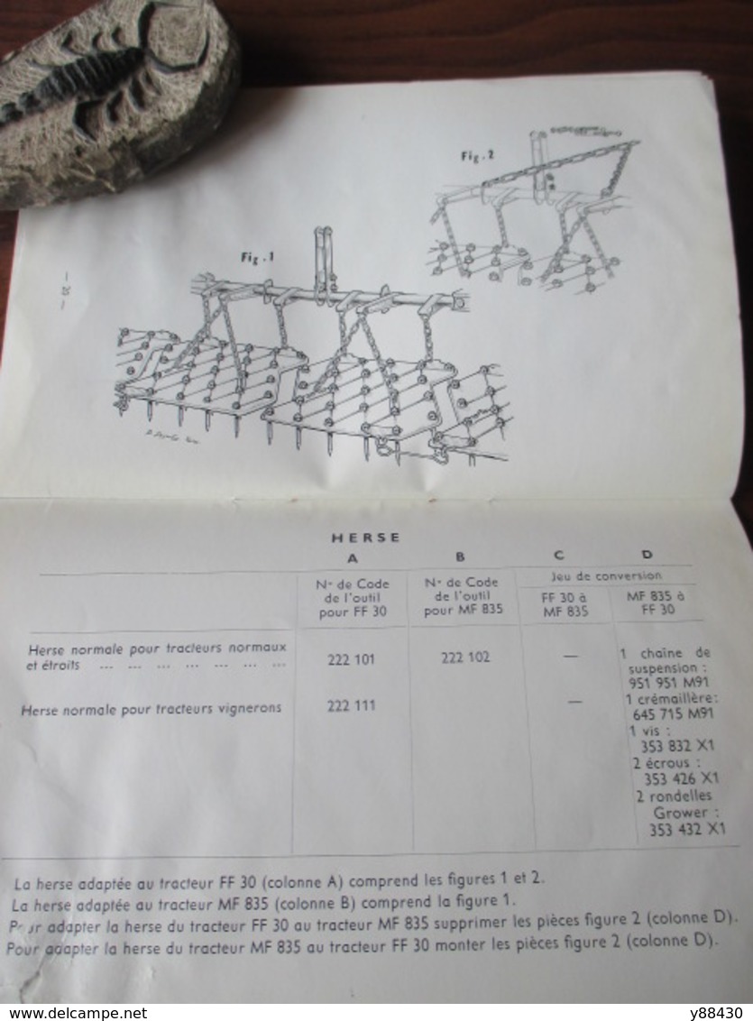 Livret pour ADAPTATION DES OUTILS ET ACCESSOIRES  des années 50 - MASSEY FERGUSON - 32 pages - 17 photos