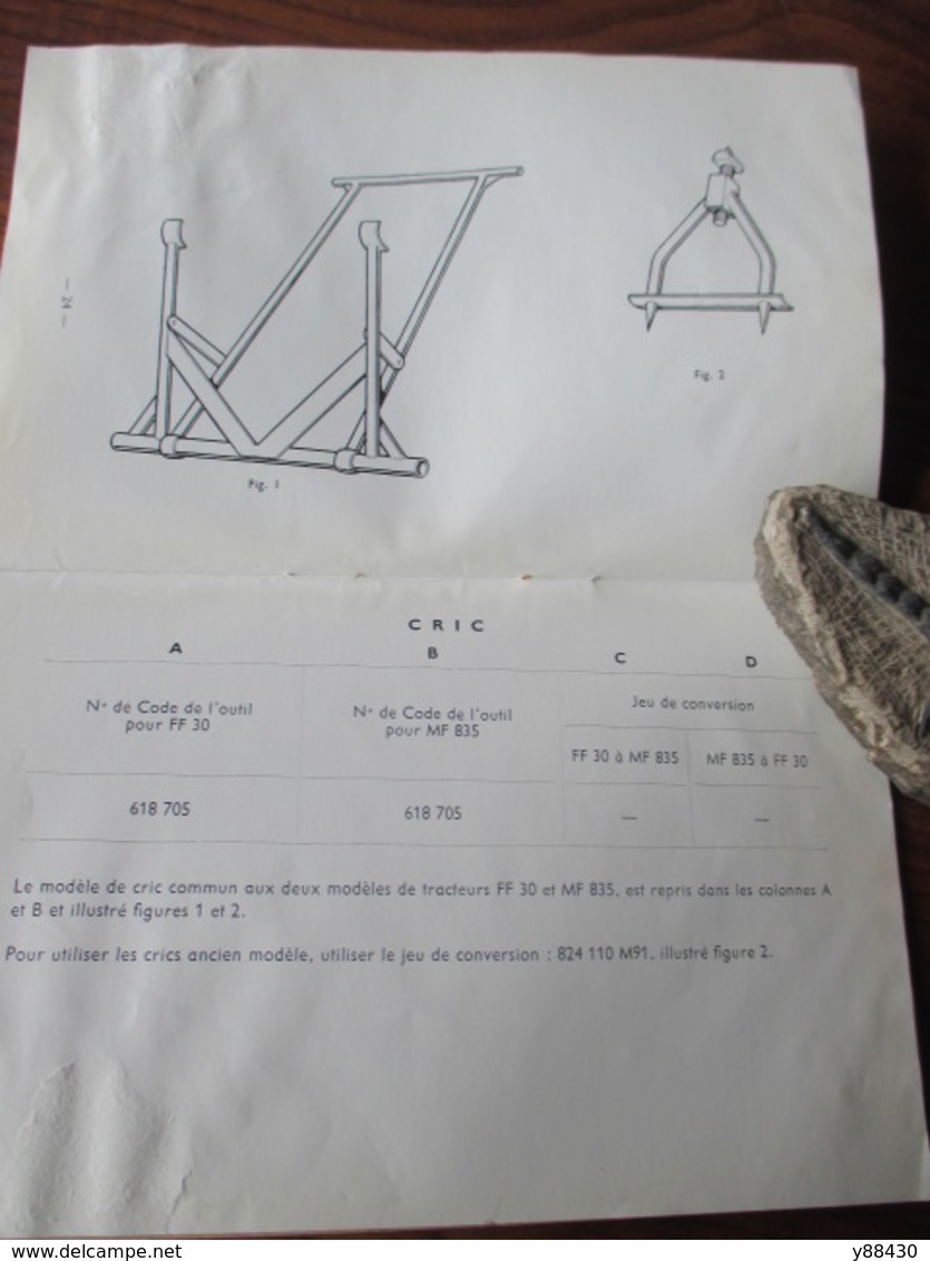 Livret pour ADAPTATION DES OUTILS ET ACCESSOIRES  des années 50 - MASSEY FERGUSON - 32 pages - 17 photos