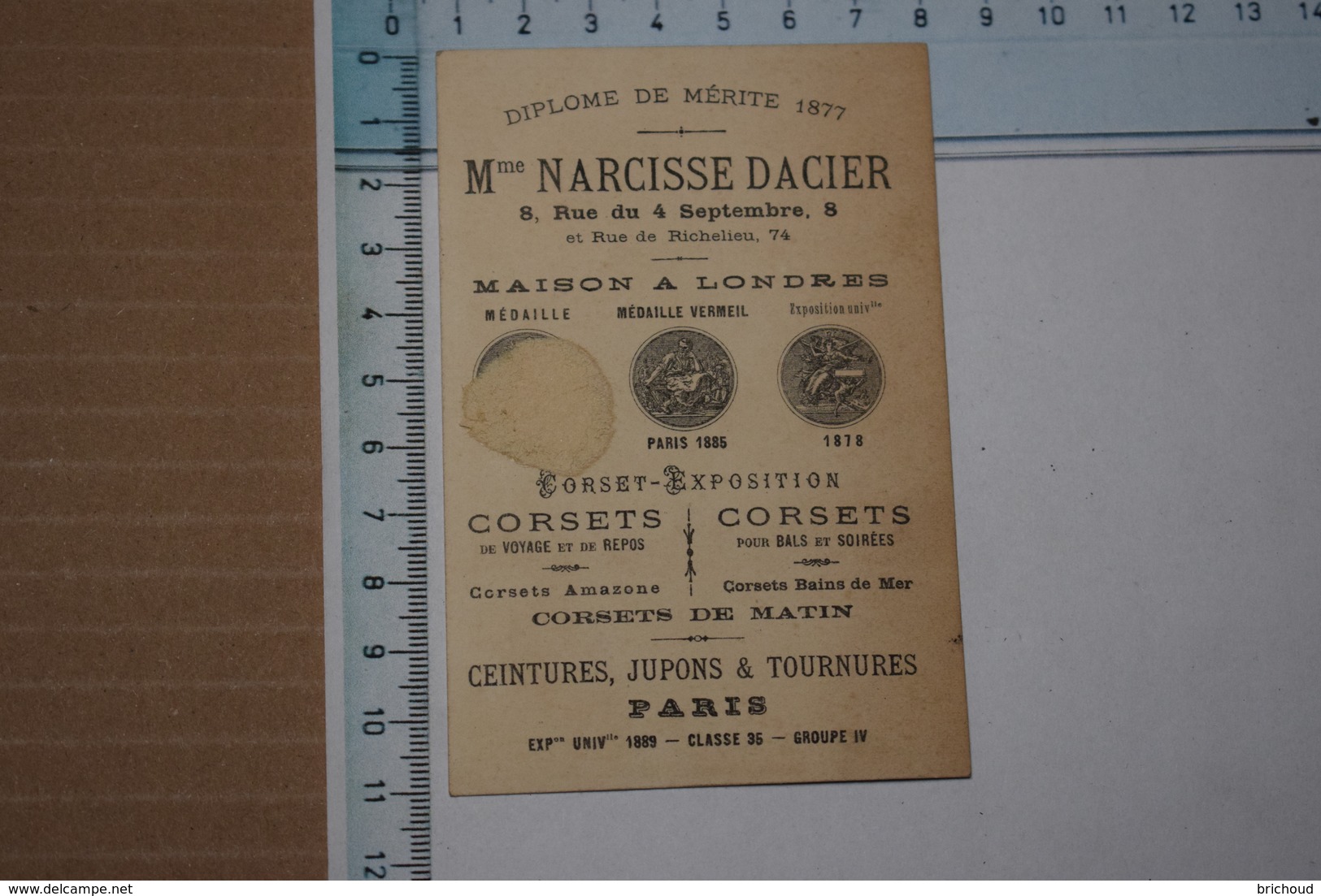 Narcisse Dacier Corsets Sur Mesure Paris Jeunes Filles Poupée Dorée - Other & Unclassified