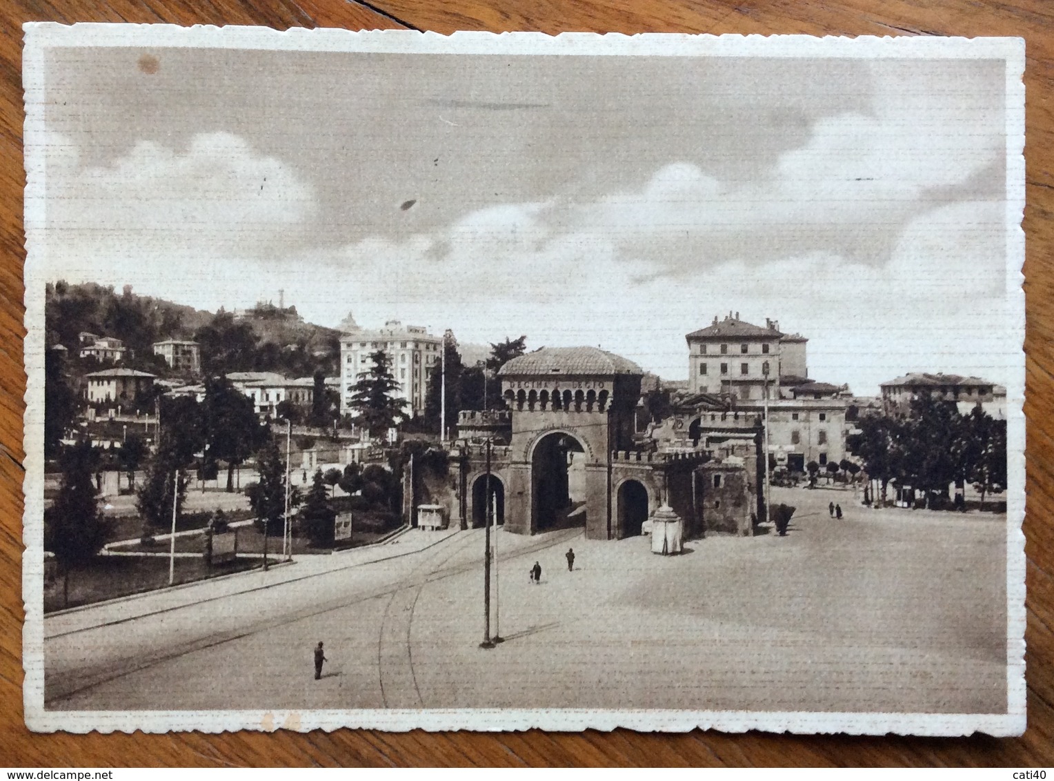 FASCISMO BOLOGNA PORTA SARAGOZZA 28/7/40  P.N.F. FEDERAZIONE PROV. FASCI FEMMINILI  CARTOLINA PER MANTOVA - Storia