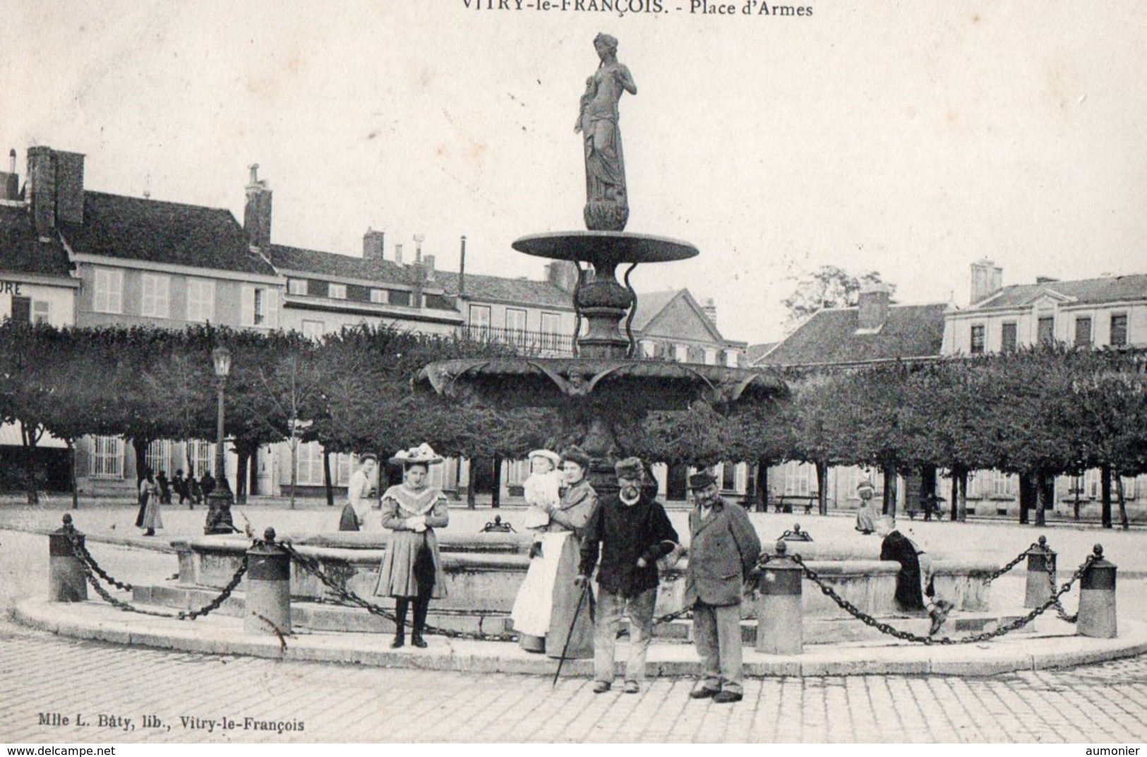 VITRY LE FRANCOIS ( 51 ) - Place D'Armes - Vitry-le-François