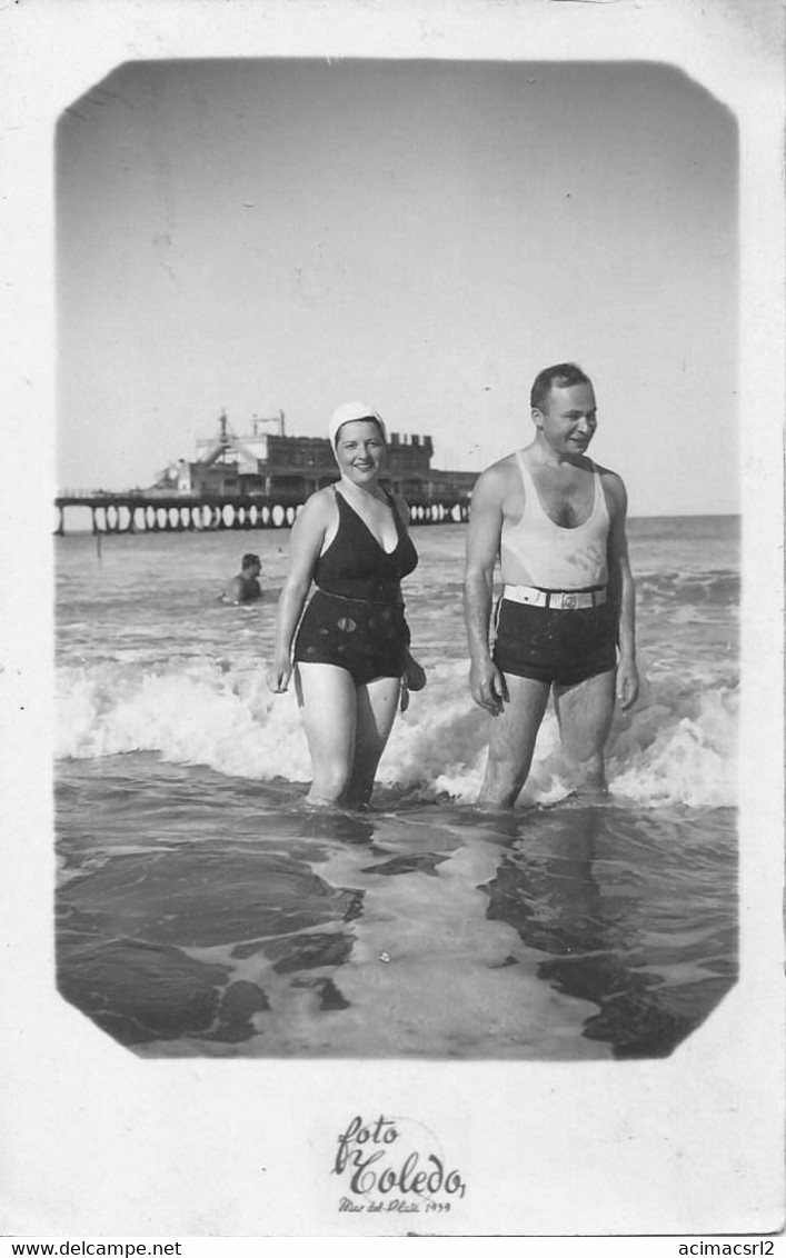 X1372 - COUPLE In Old Swimsuit In Mar Del Plata Beach - Photo Postcard 1939 - Personas Anónimos