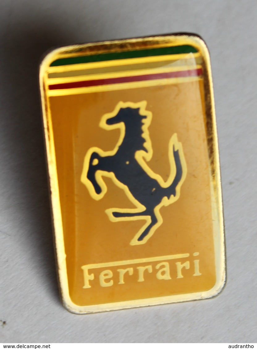 Broche Pins Voiture Ferrari - Porsche