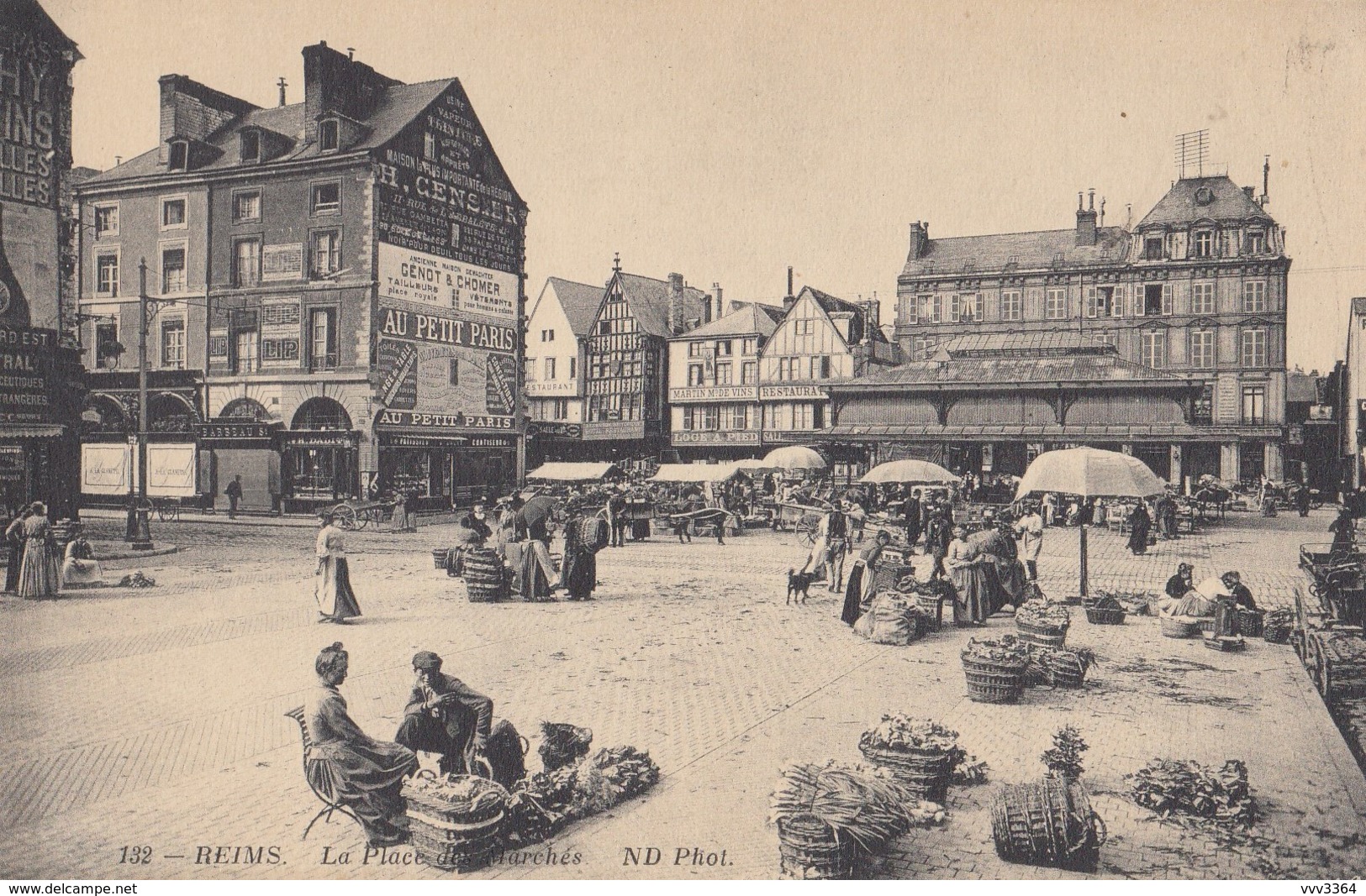 REIMS: La Place Des Marchés - Reims