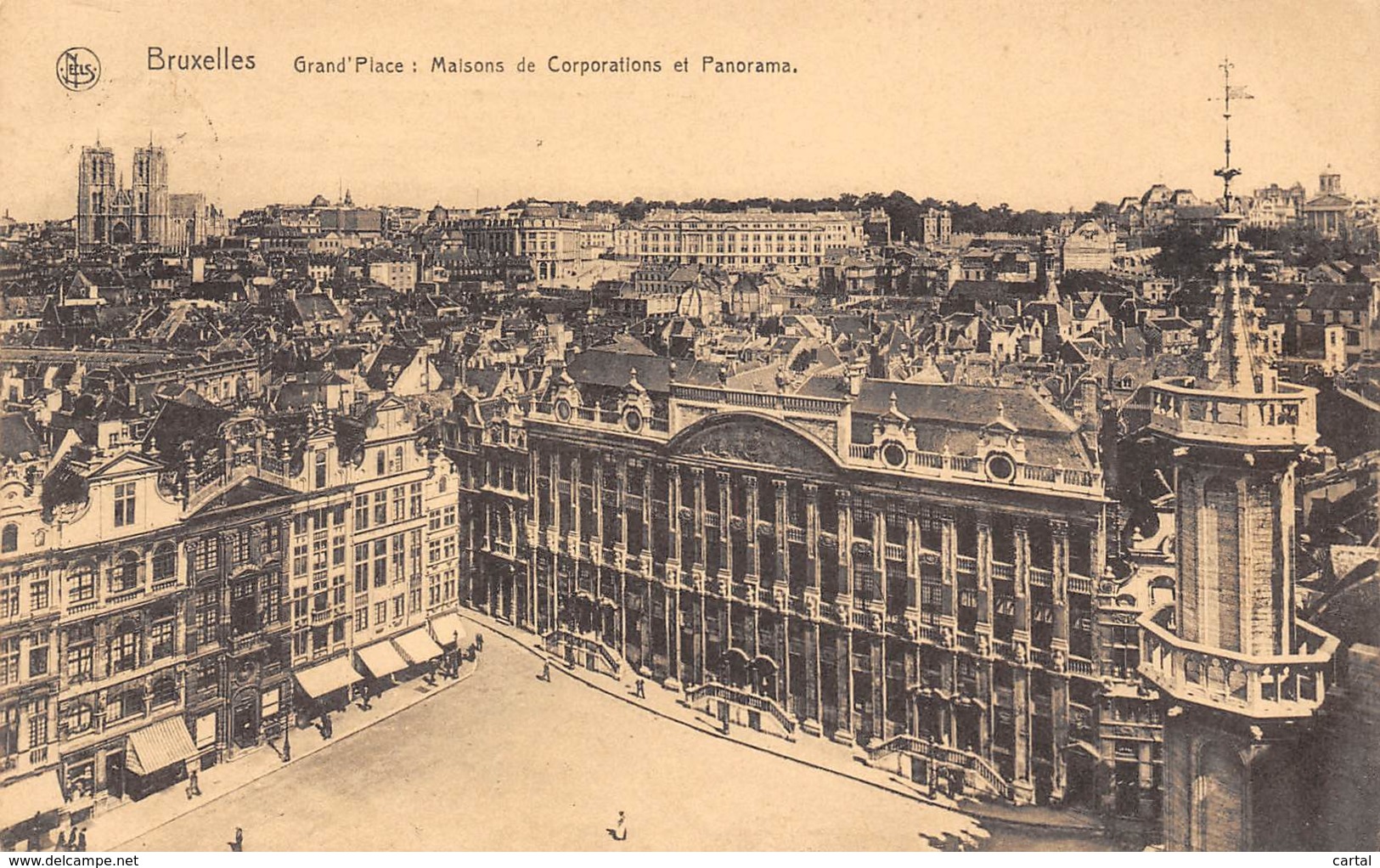 BRUXELLES - Grand'Place : Maisons De Corporations Et Panorama - Marktpleinen, Pleinen