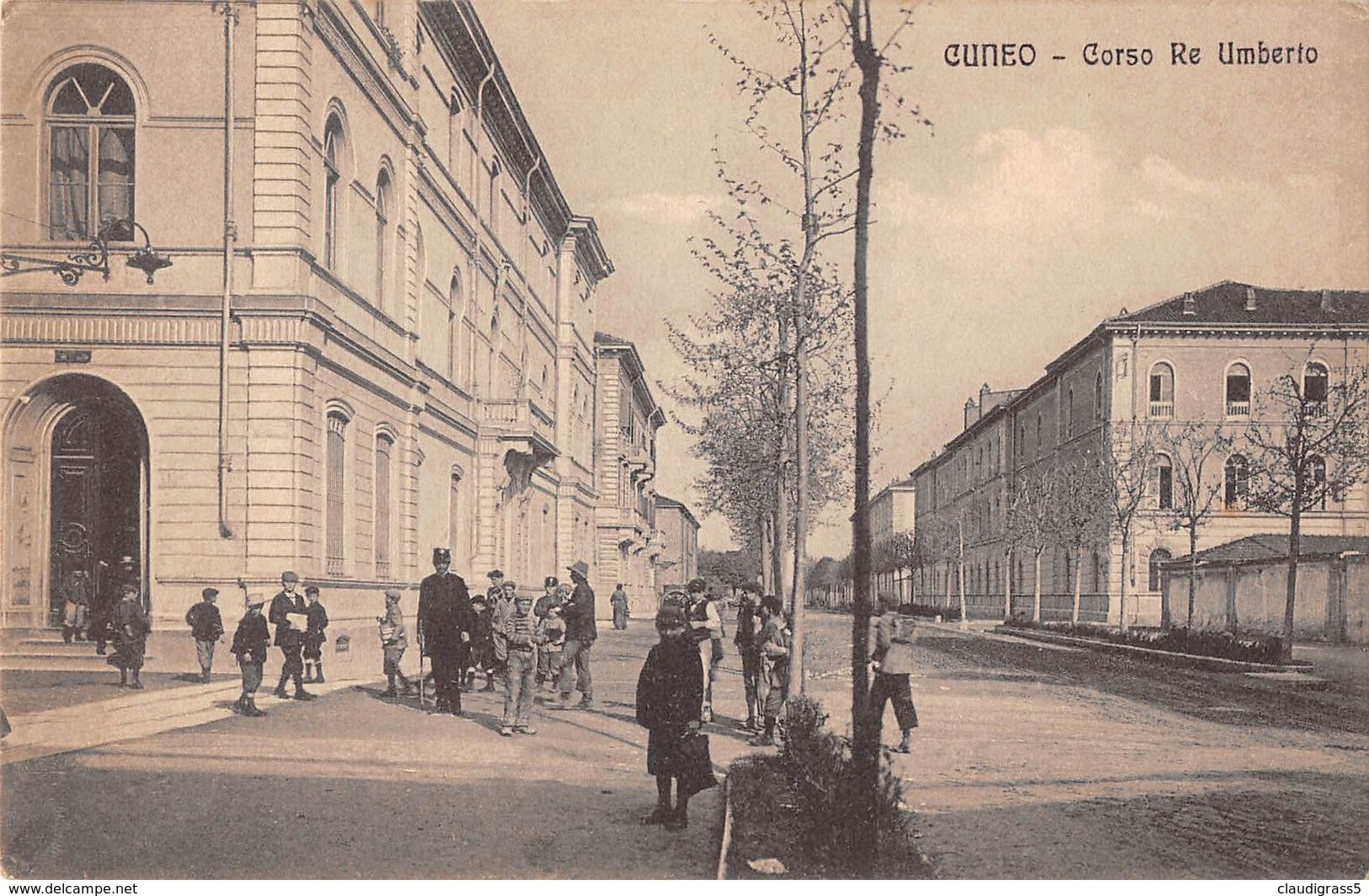 0519 "CUNEO - CORSO RE UMBERTO" ANIMATA. CART. ORIG. NON SPED. - Cuneo