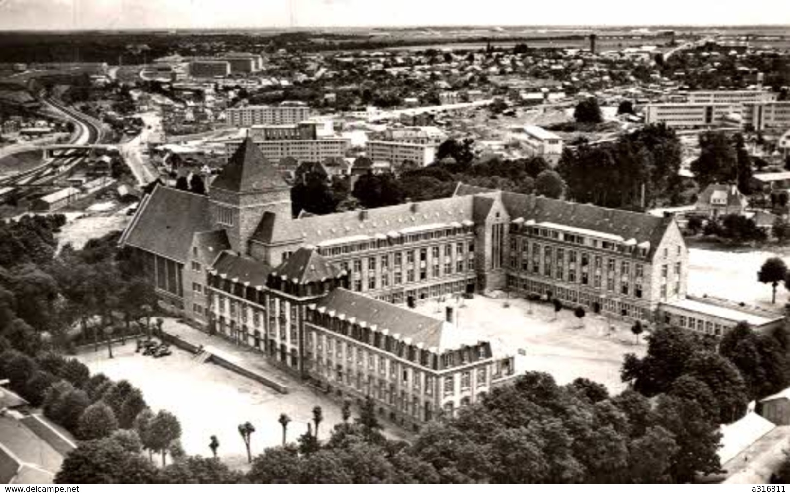 EN AVION AU DESSUS D EVREUX LE COLLEGE ST FRANCOIS - Evreux