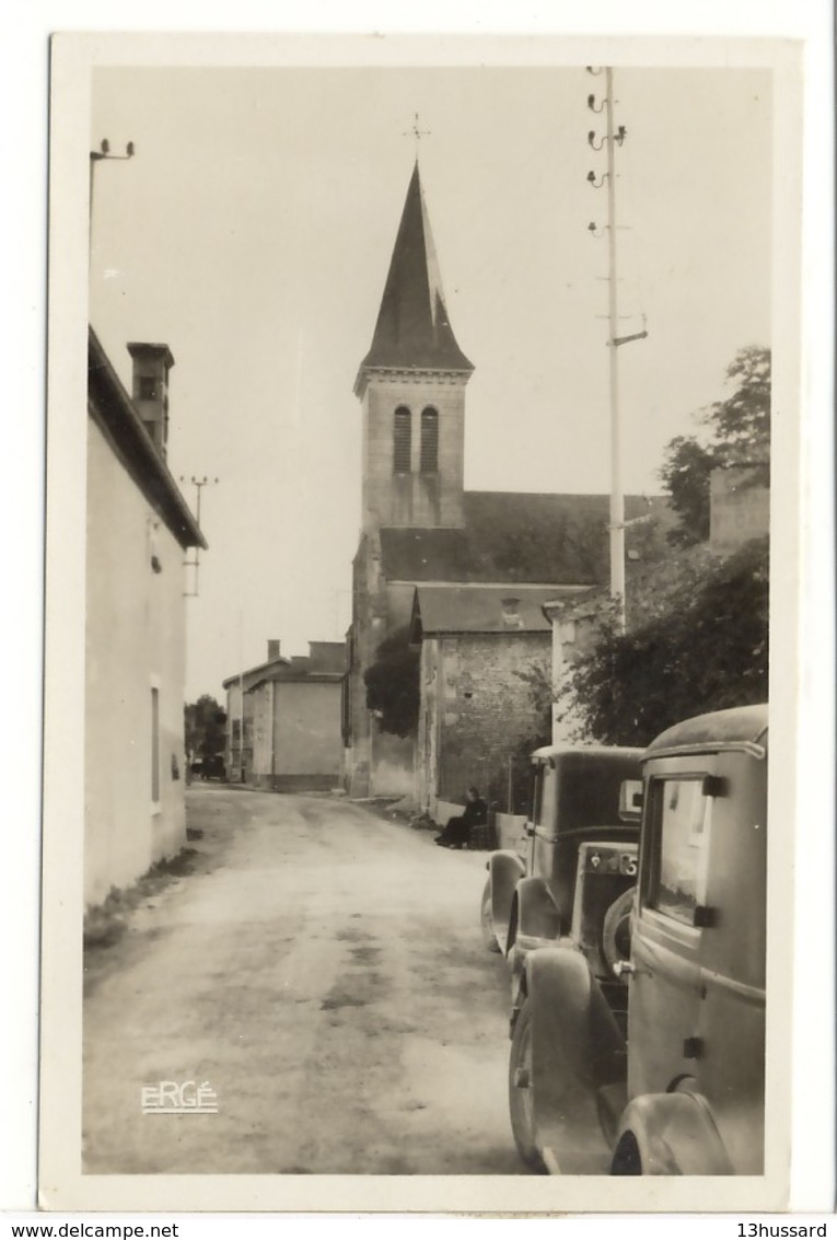 Carte Postale Maisonneuve - Rue Et Eglise - Autres & Non Classés