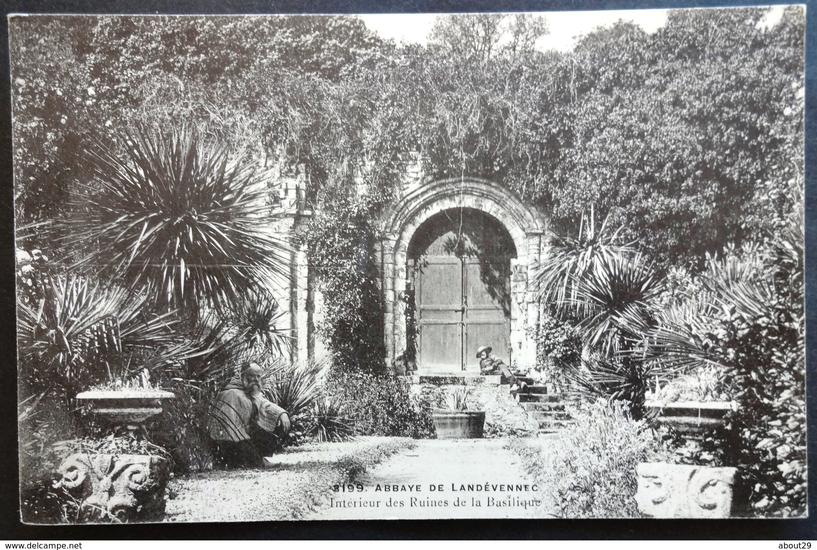 CPA 29 LANDEVENNEC - Abbaye - Intérieur Des Ruines De La Basilique - Villard 3199 - Réf. Y 36 - Landévennec