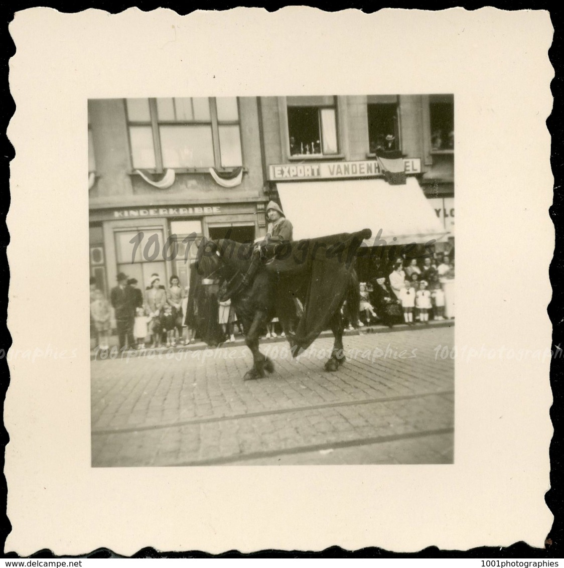 4 Juillet 1948, Ostende. Procession Et B&eacute;n&eacute;diction De La Mer.8 Snaphots Coll&eacute;s Sur Une Page D&#039; - Andere & Zonder Classificatie