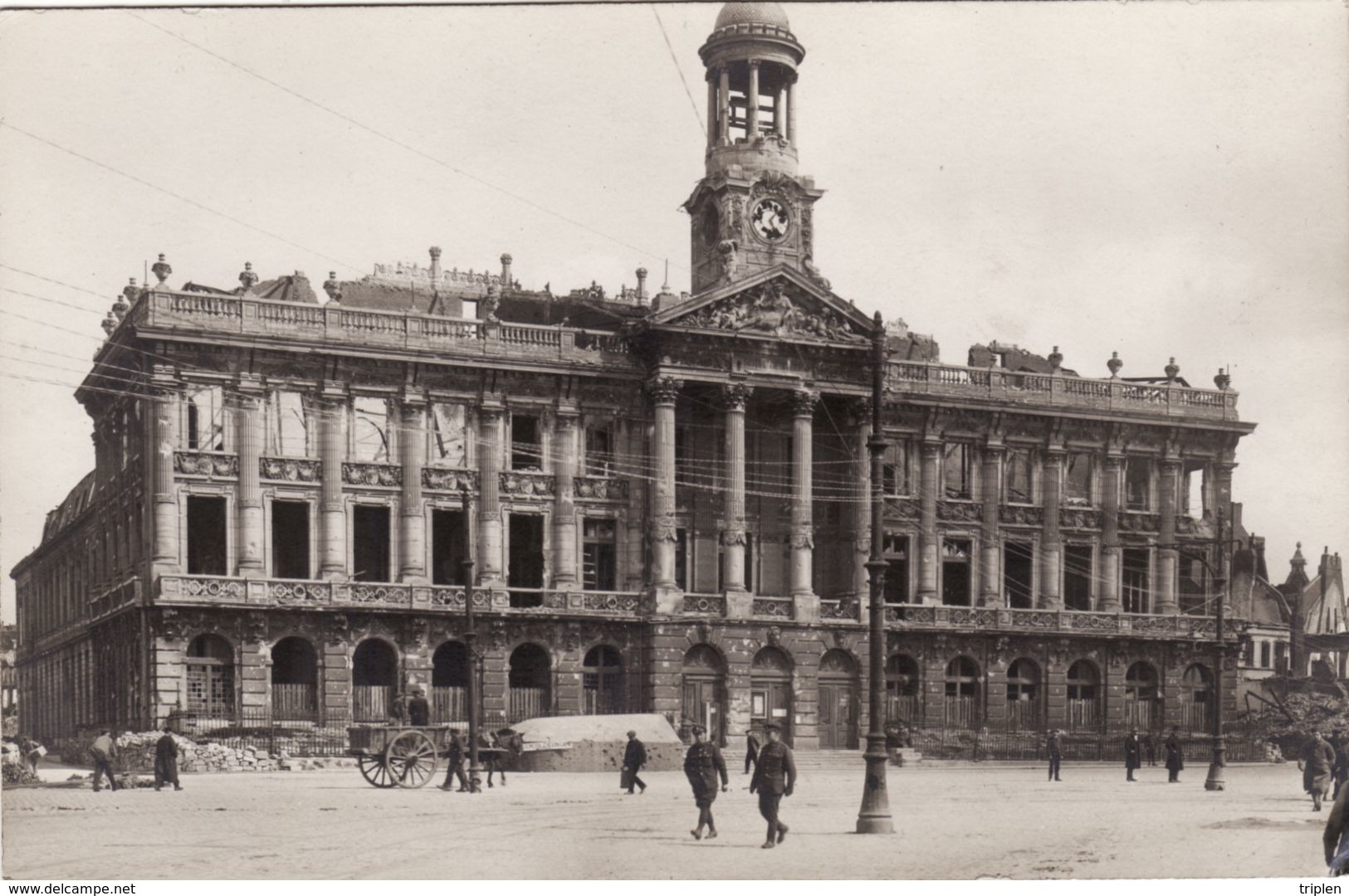 Cambrai - Carte Photo - Hotel De Ville Bombardé - Demobilization Camp - Cambrai