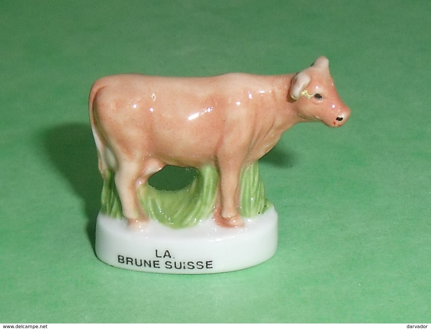 Fèves / Animaux : Vache , La Brune Suisse   T61 - Animaux