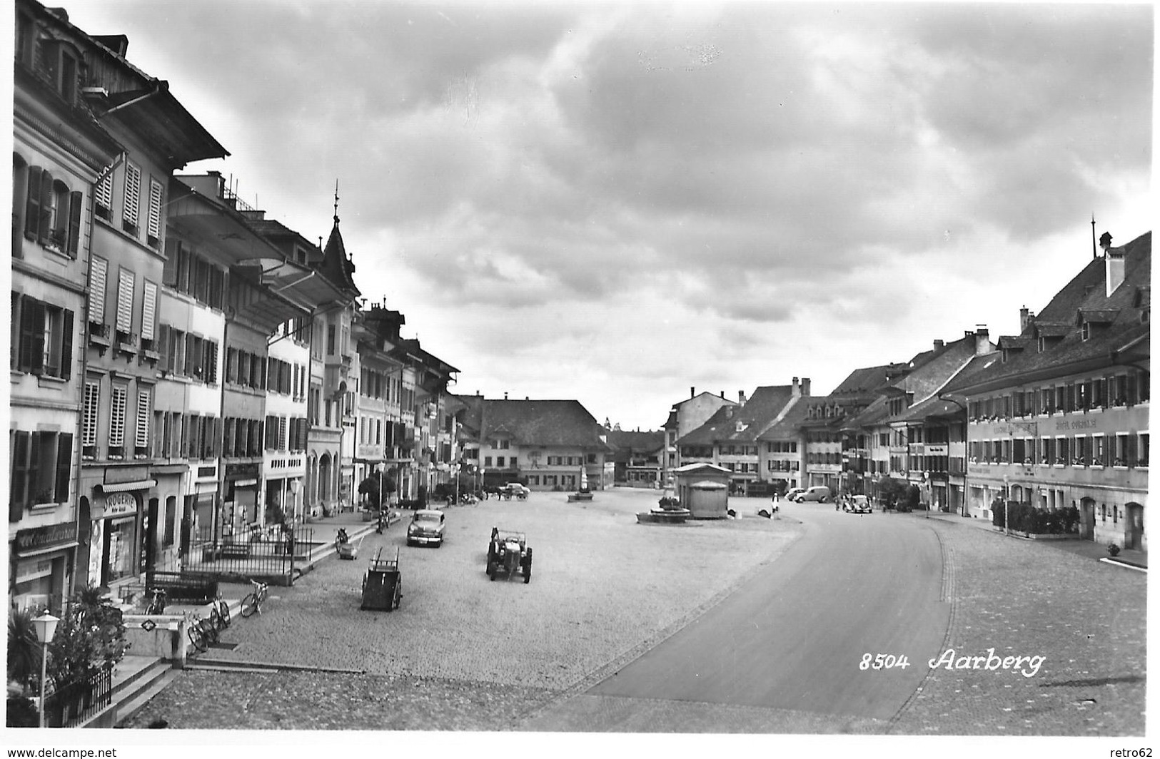 AARBERG → Dorfplatz Mit Oldtimer, Fotokarte Anno 1956 - Aarberg