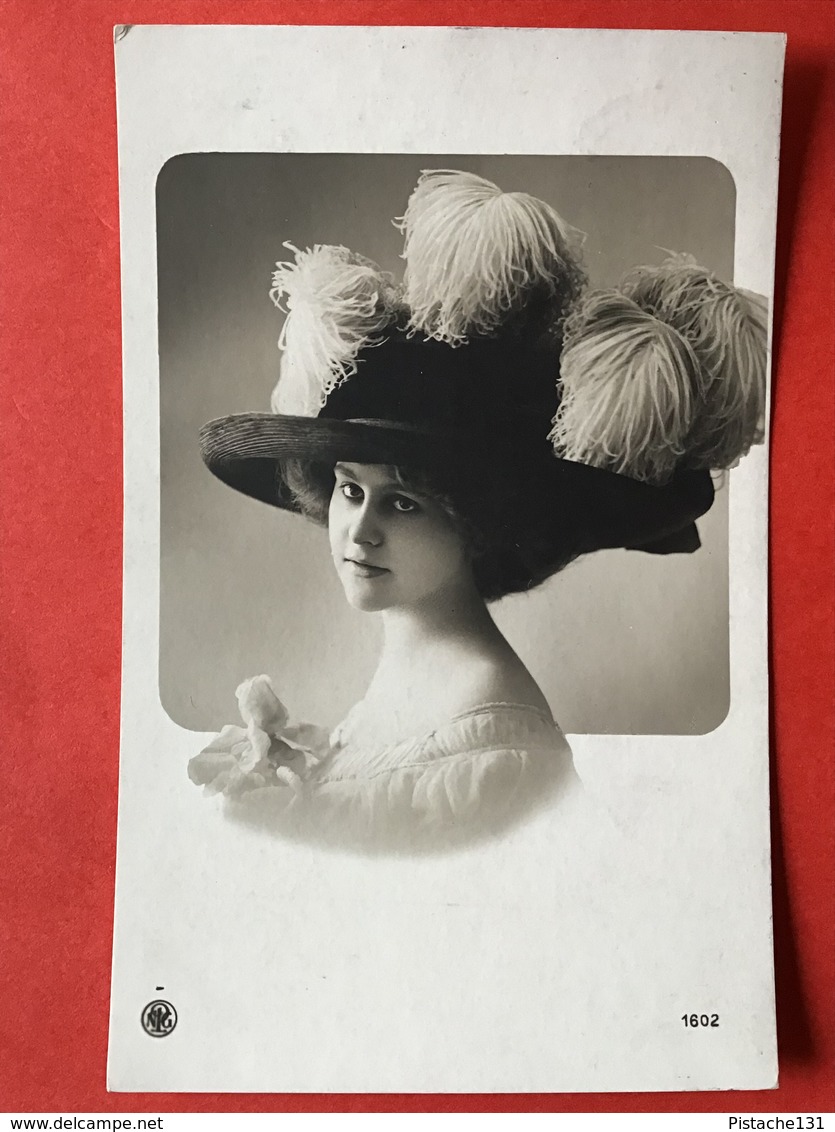 1910 - CHAPEAU PLUMES D'AUTRUCHE - GROTE HOED MET STRUIVOGEL VEREN - Fashion