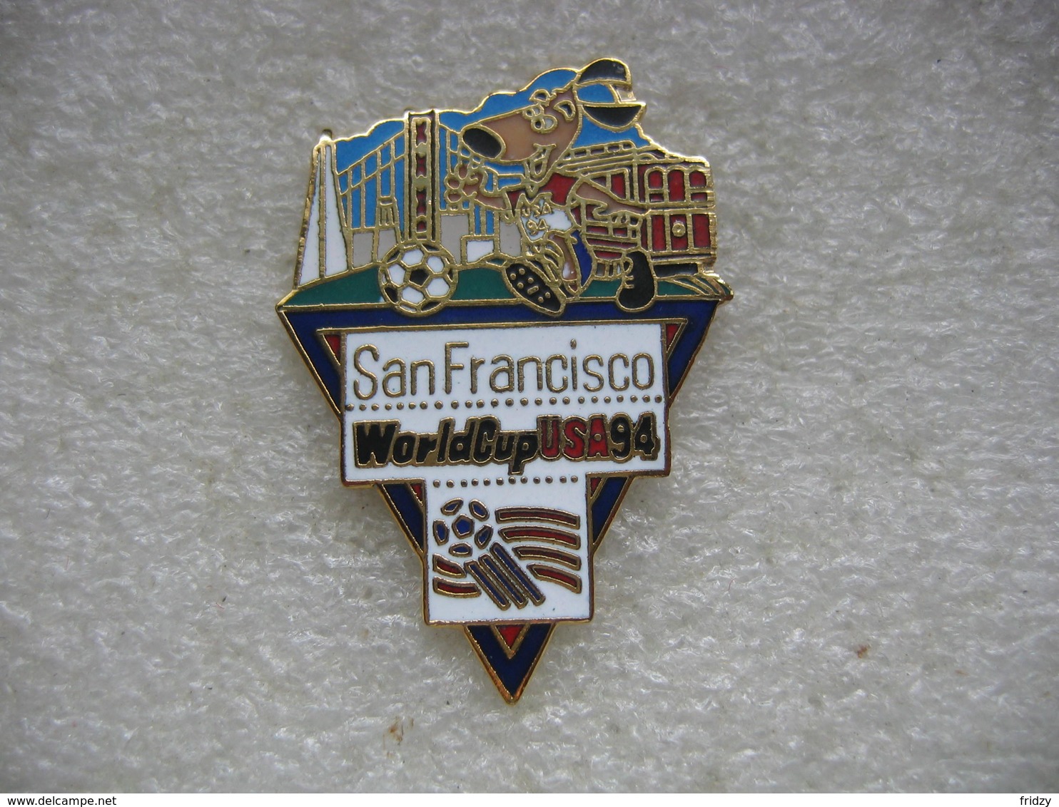 Pin's De La Coupe Du Monde De Football En 94 Aux USA. Equipe De SAN FRANCISCO - Football