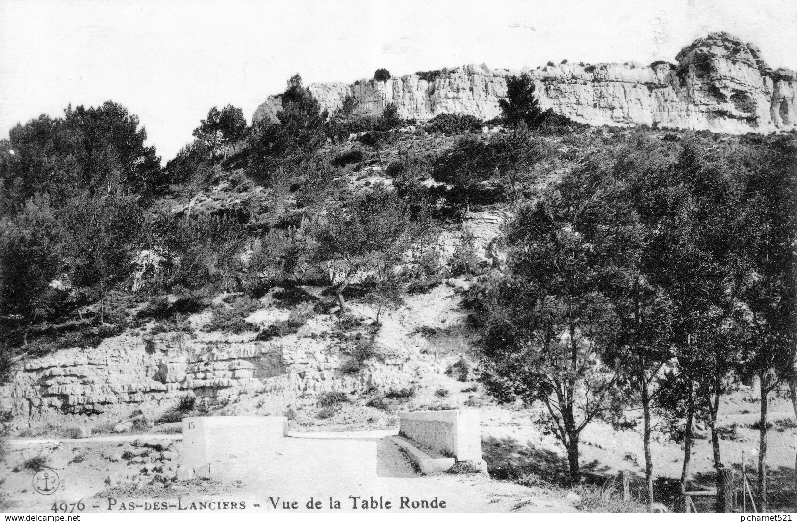 CPA De Pas-des-lanciers (Bouches Du Rhône) - Vue De La Table Ronde. N° 4070. Bon état. - Autres & Non Classés