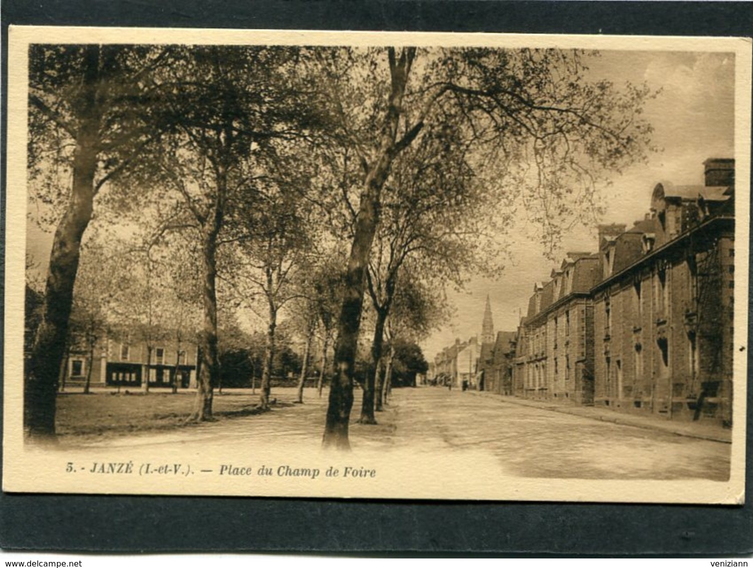 CPA - JANZE - Place Du Champ De Foire - Autres & Non Classés