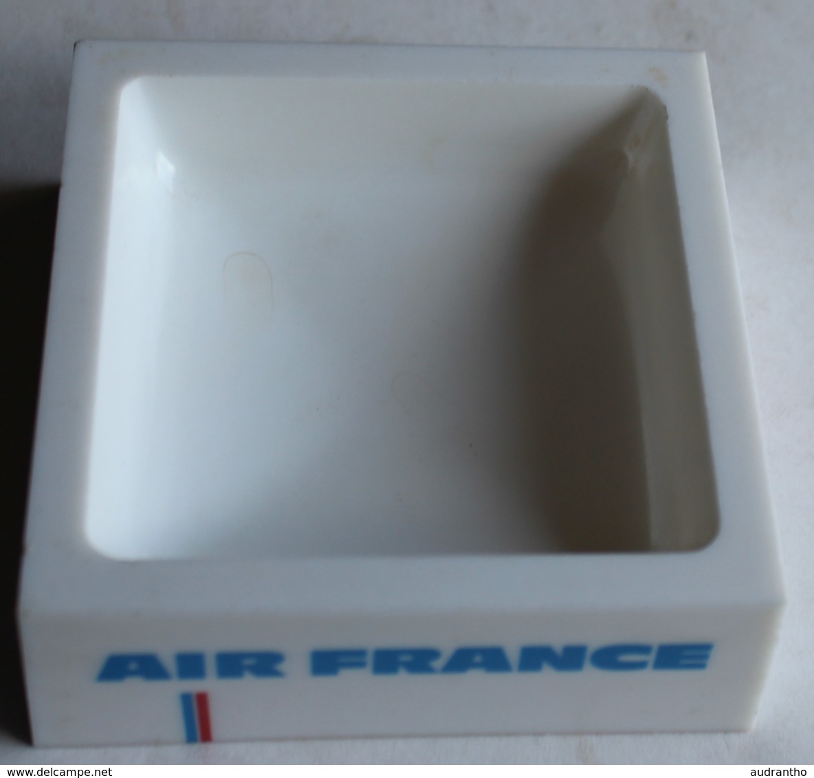 Ancien Et Rare Cendrier Vide Poche Publicitaire AIR FRANCE Concorde Plastique Plastorex Carré - Autres & Non Classés