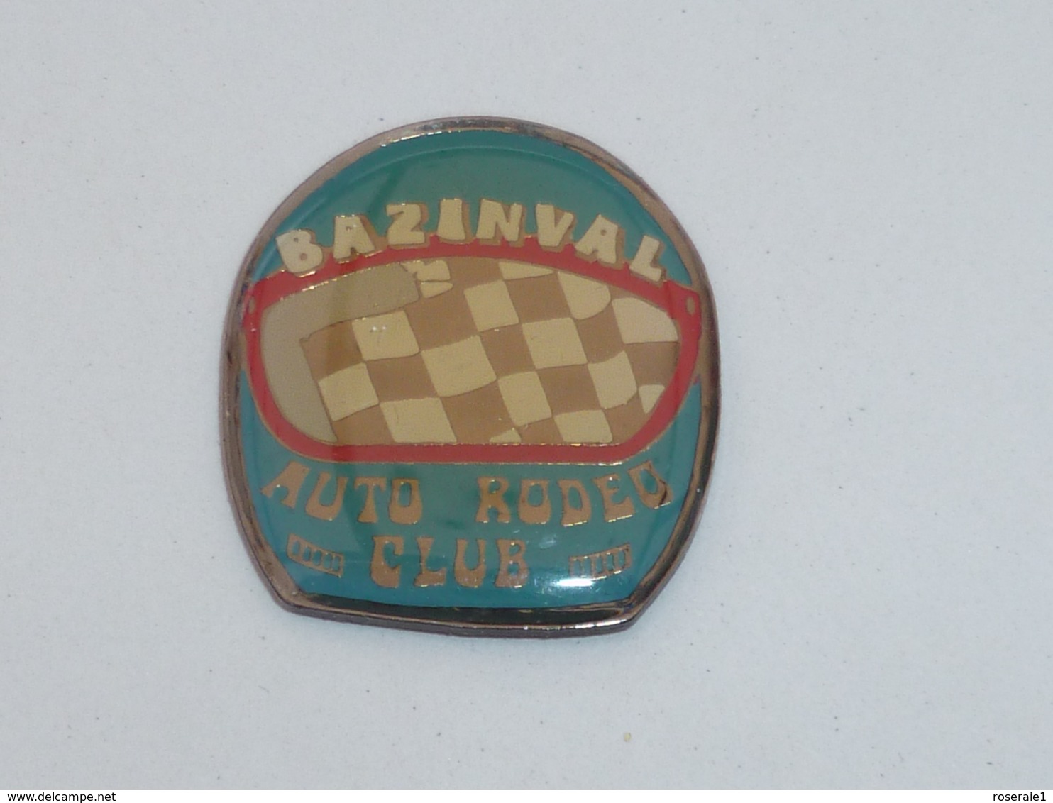 Pin's AUTO RODEO CLUB DE BAZINVAL CASQUE - Rallye