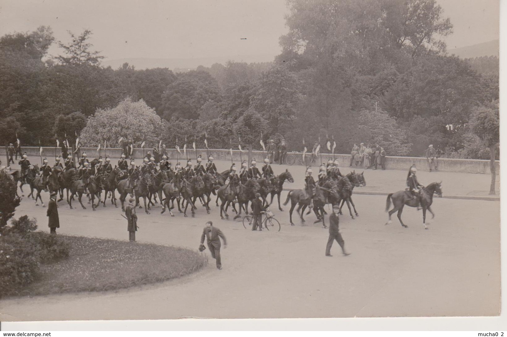 57 - METZ - CARTE PHOTO - FETE DU 30° DRAGONS - DEFILE EN 1935 EN TENUE 1914 - Metz