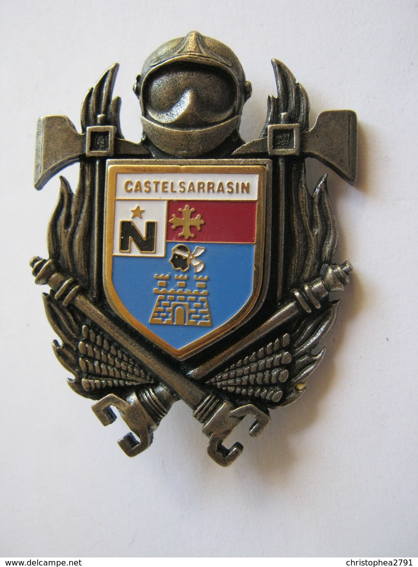 INSIGNE DES SAPEURS POMPIERS POMPIER DE CASTELSARRASIN 82 ETAT EXCELLENT - Brandweer